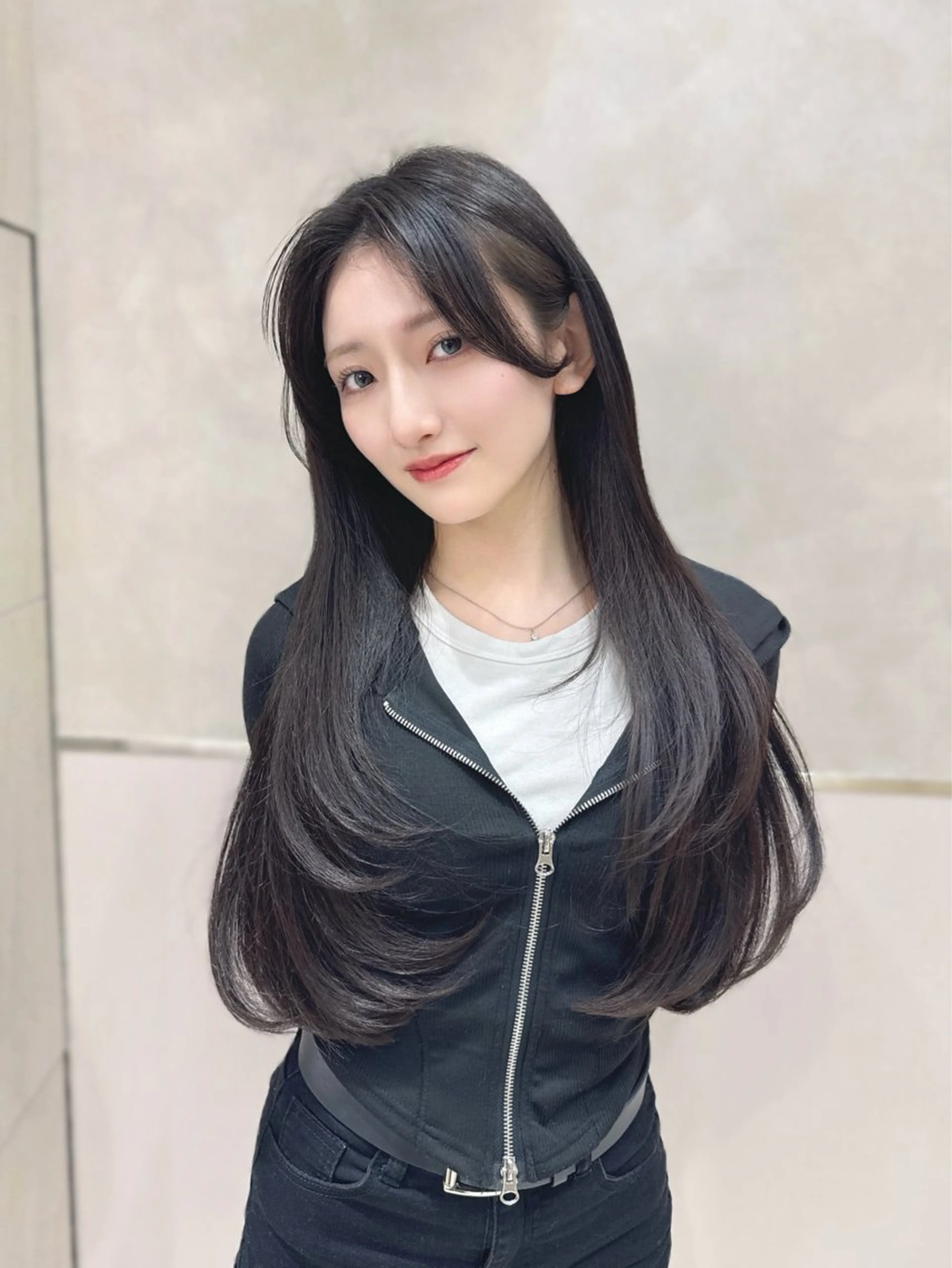 ロング カラー カット ヘアカラー トリートメント ヘッドスパ ヘアセット 韓国ヘア/レイヤー/ 顔まわり/りょーとのヘアスタイル