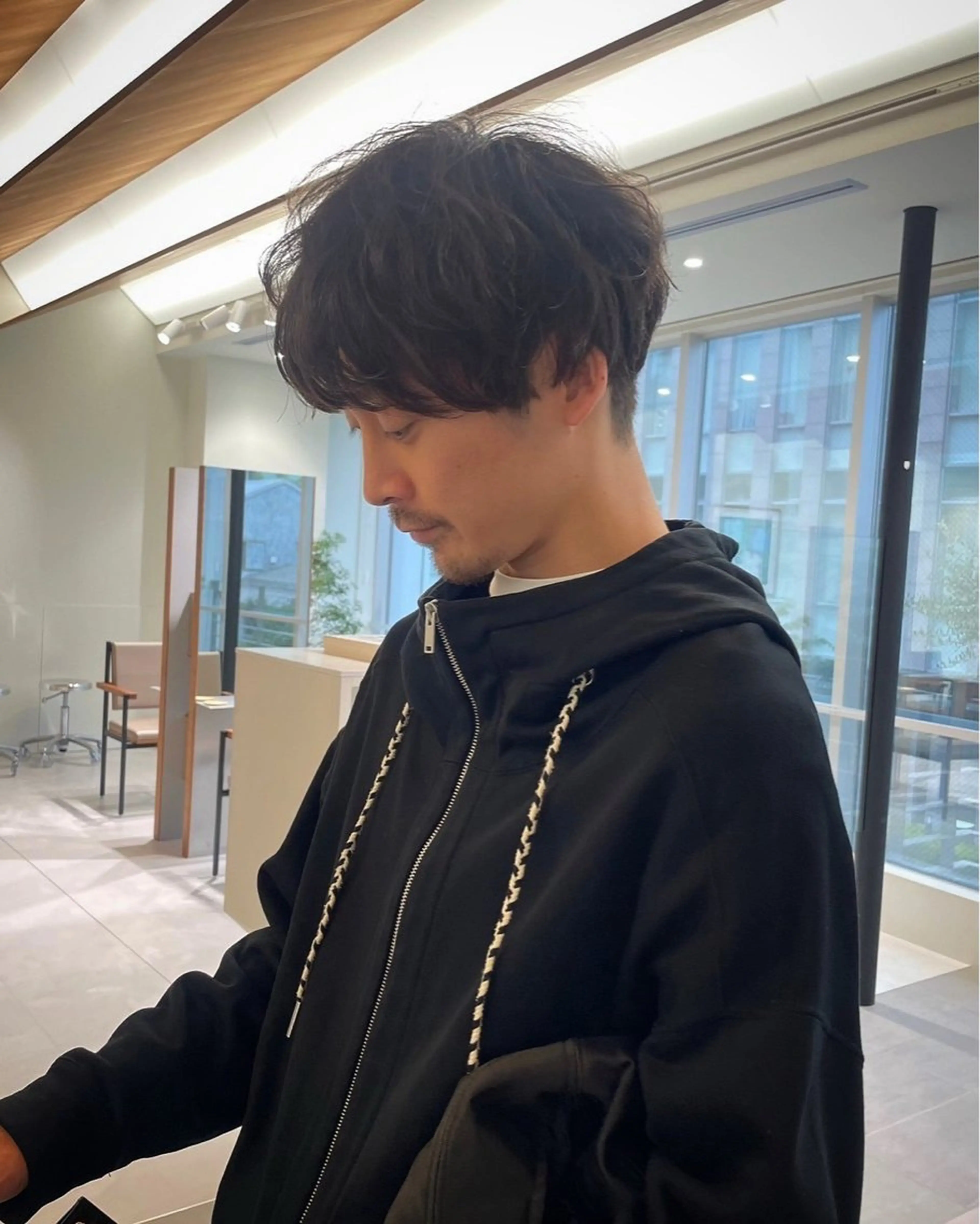 メンズ マッシュ パーマ センターパート 田形清流のヘアスタイル