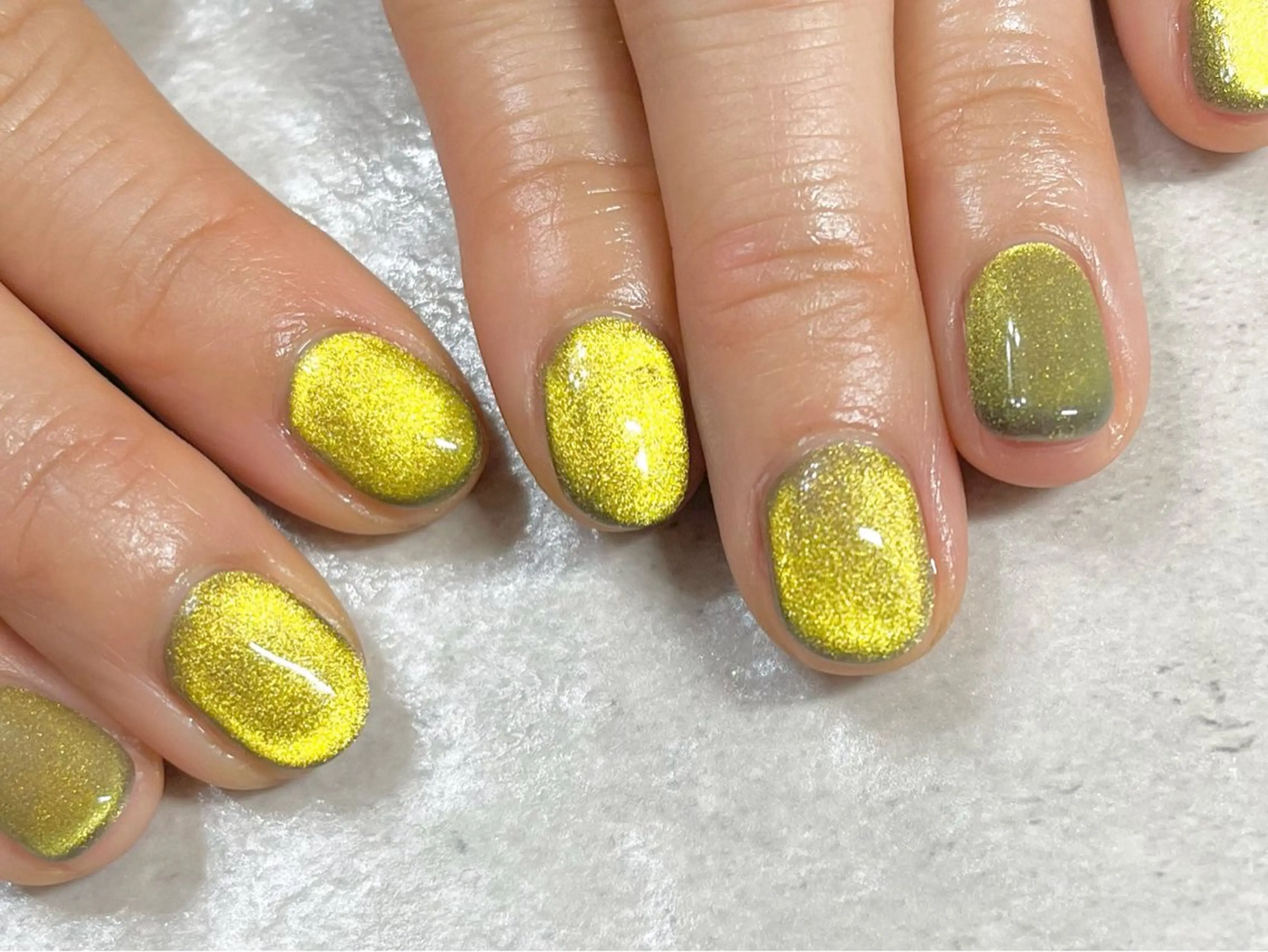 ネイル マグネットネイル マグネットワンカラー ビー玉ネイル ニュアンスネイル ワンカラーネイル ハンドネイル nailsalonMIR所属・ネイルサロン ミールのネイルデザイン