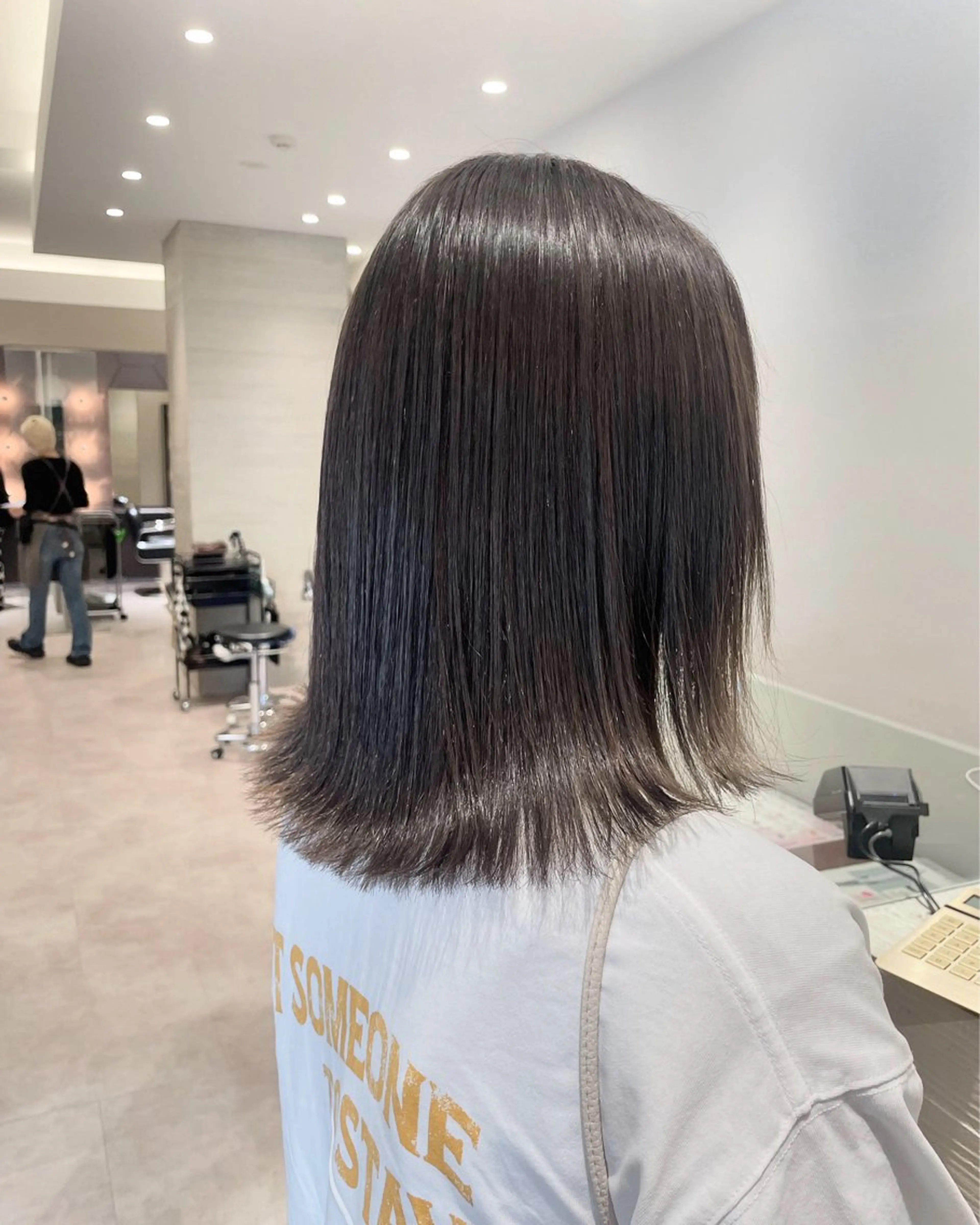 ミディアム 伸ばしかけ カット ヘアカラー NEST by chord （ネストバイコード）所属・🤍関根 朋香🤍のヘアスタイル