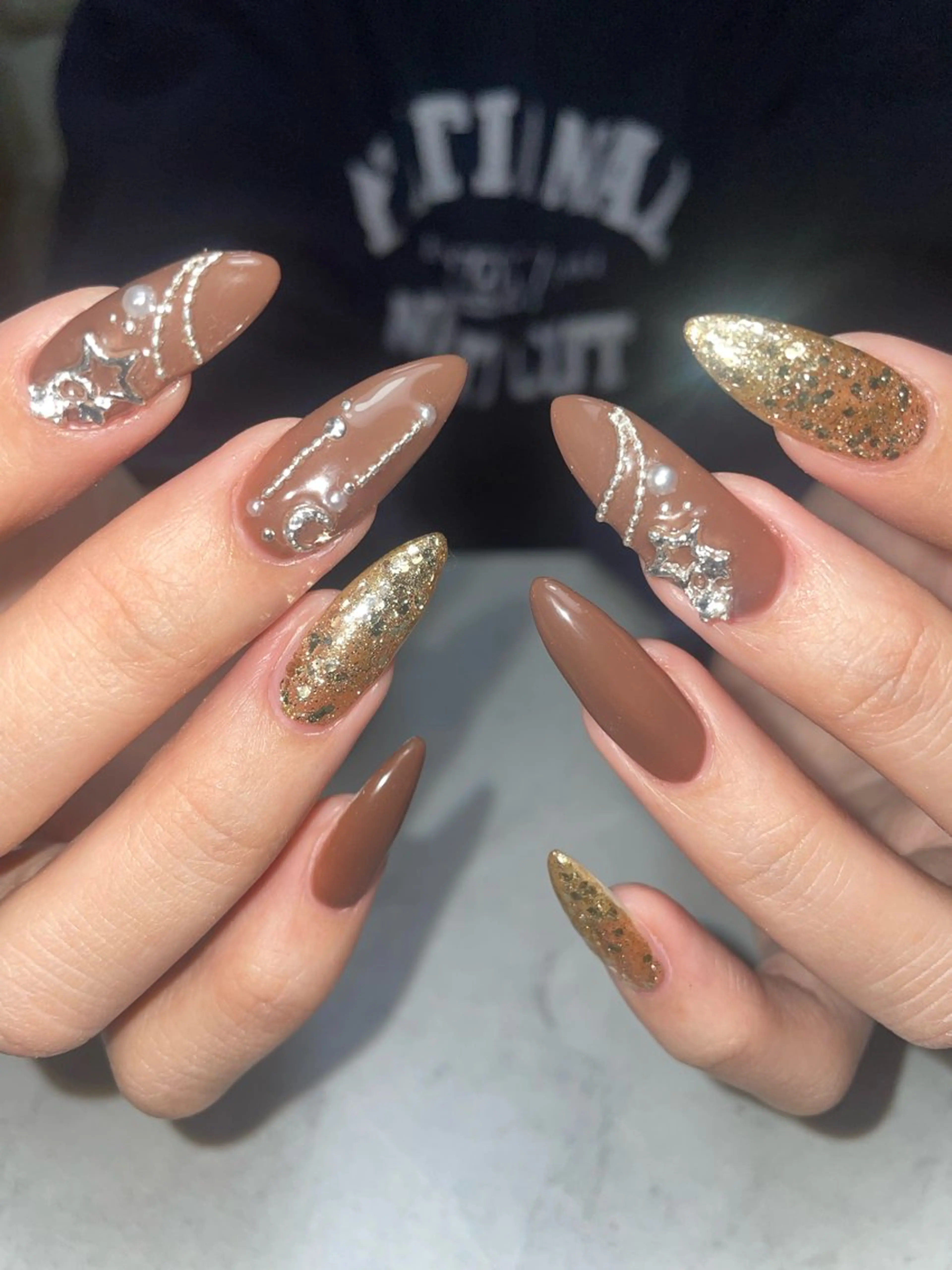ネイル ブラウン ガーリー キラキラネイル 韓国ネイル ラメ(グリッター) ハンドネイル miinail miyuuのネイルデザイン