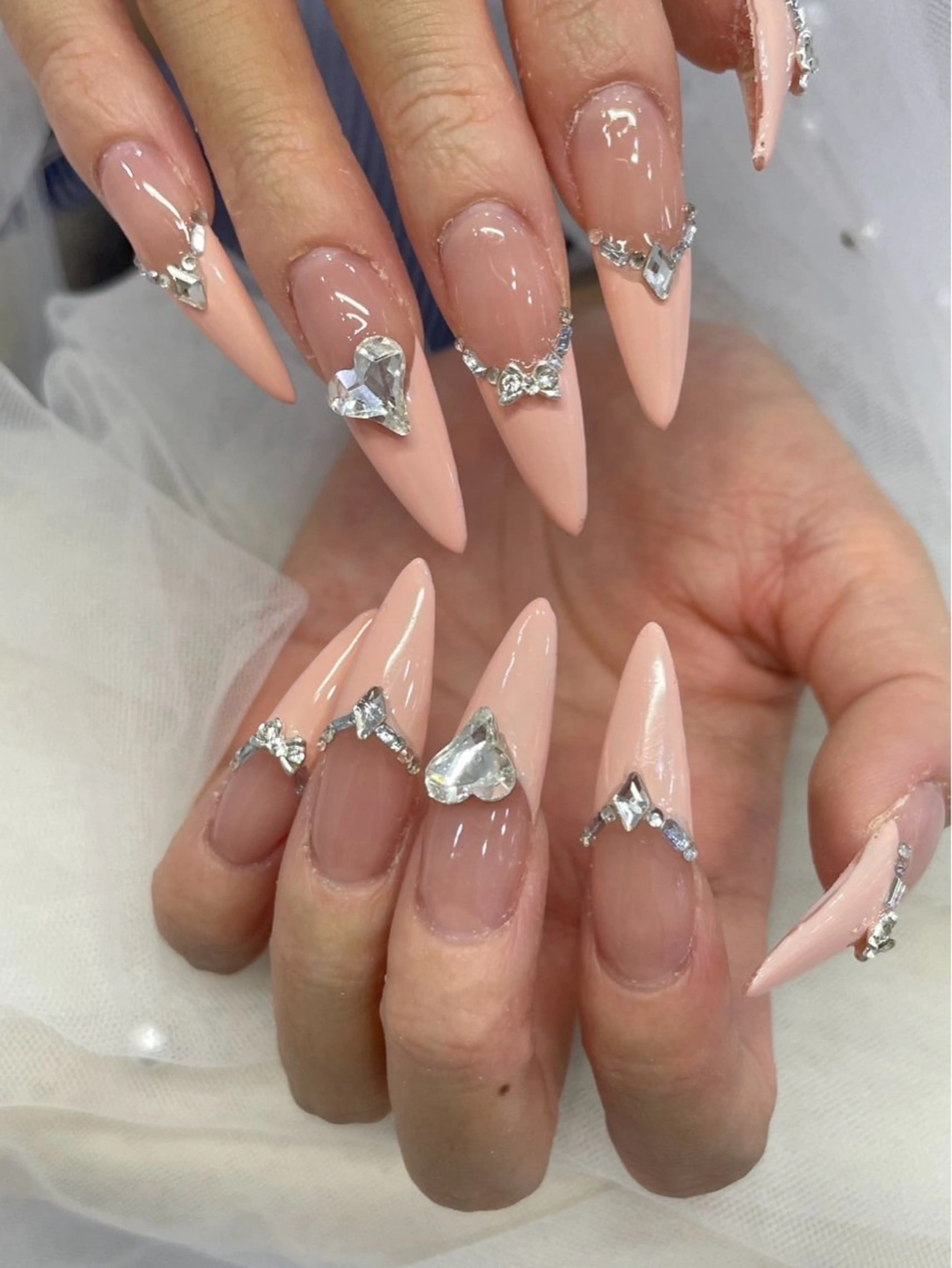 ネイル アートネイル オーロラネイル チークネイル 長さ出し フットネイル ハンドネイル フットネイル ハンドケア Noiranail_ studio所属・Noiranail_ studioのネイルデザイン