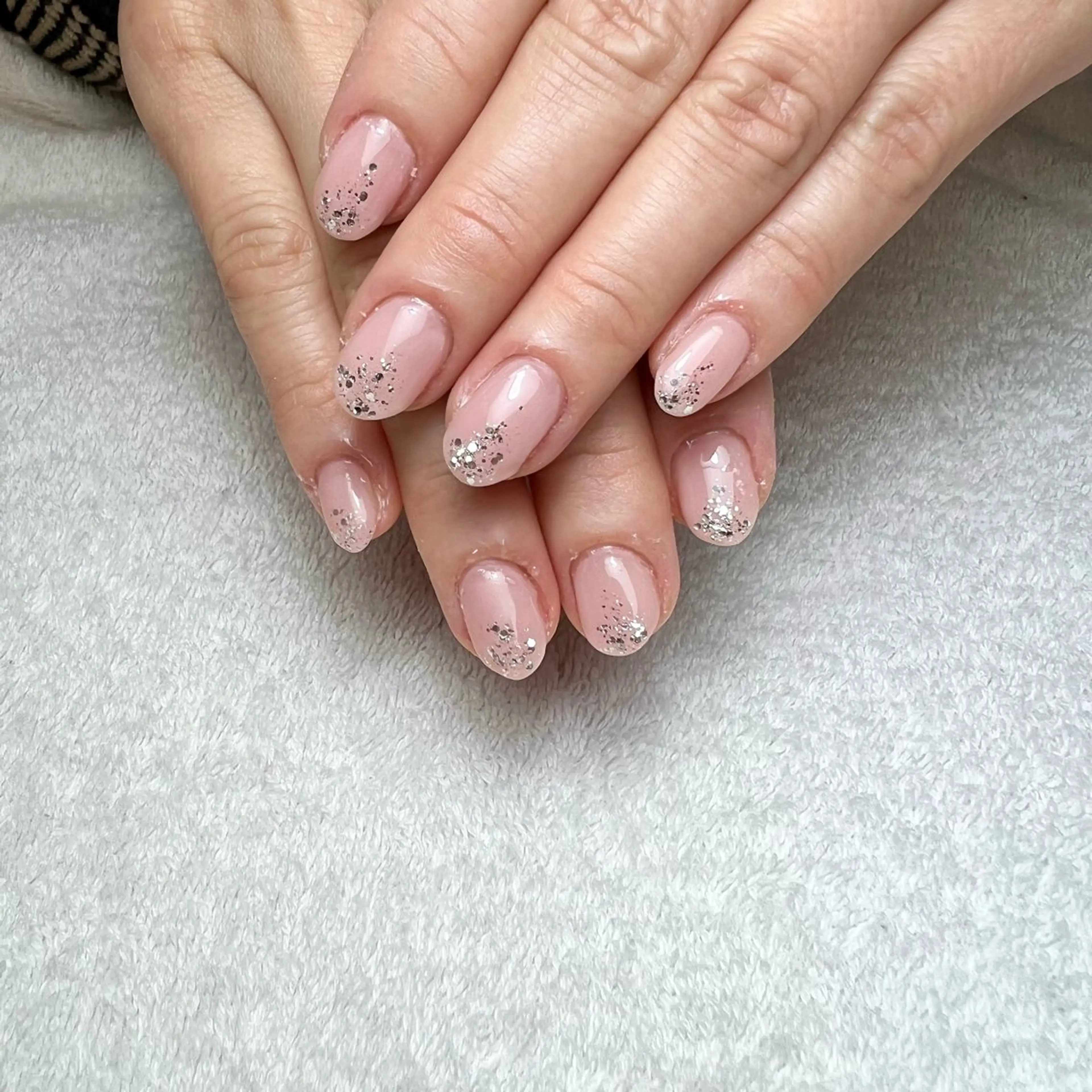 ネイル ラメ(グリッター) ワンカラーネイル シンプルネイル ハンドネイル COCO+所属・COCO +のエステ・リラクイメージ