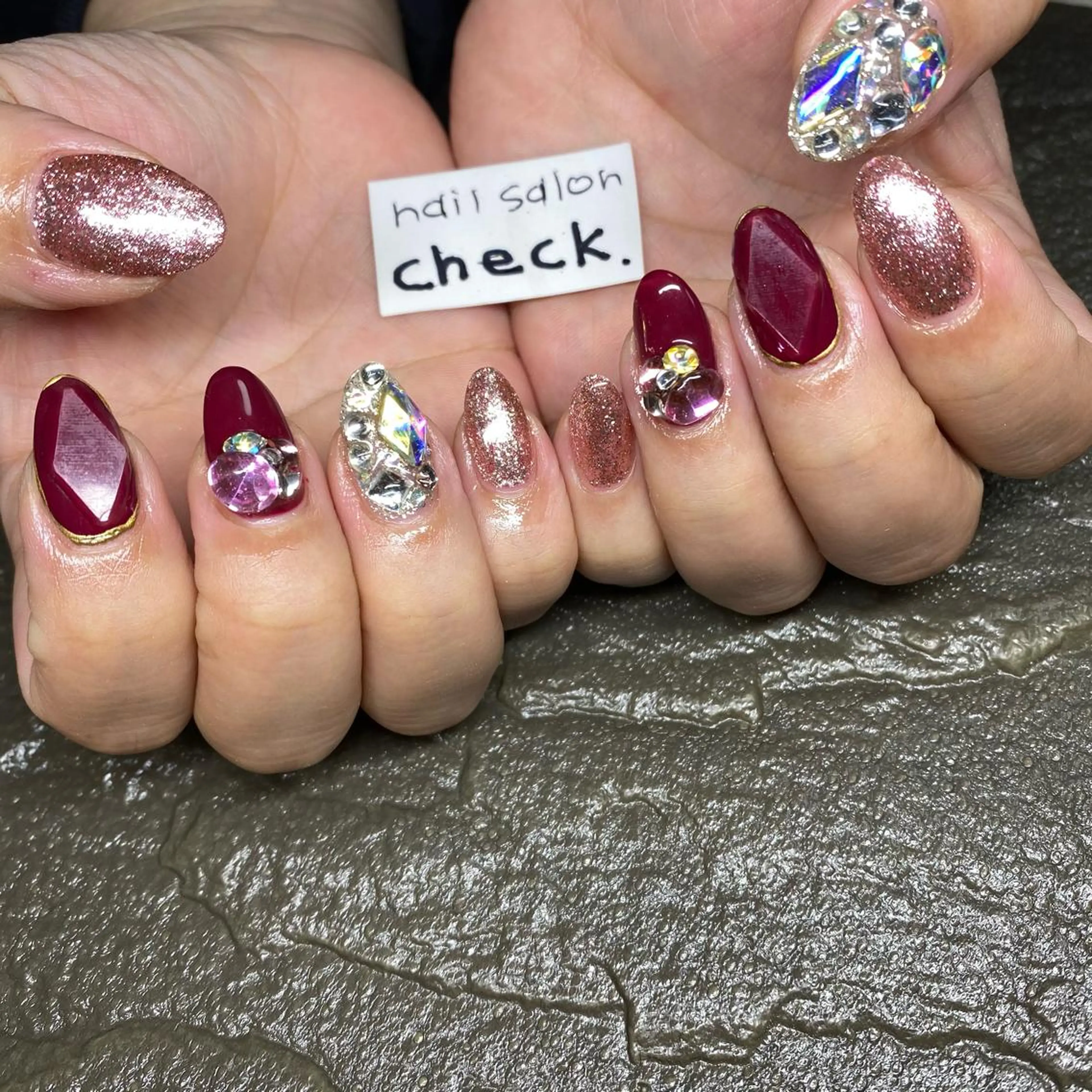 ネイル アートネイル ボルドー 成人式 ジェルネイル ラメ(グリッター) ーCHECKー ちあきのネイルデザイン