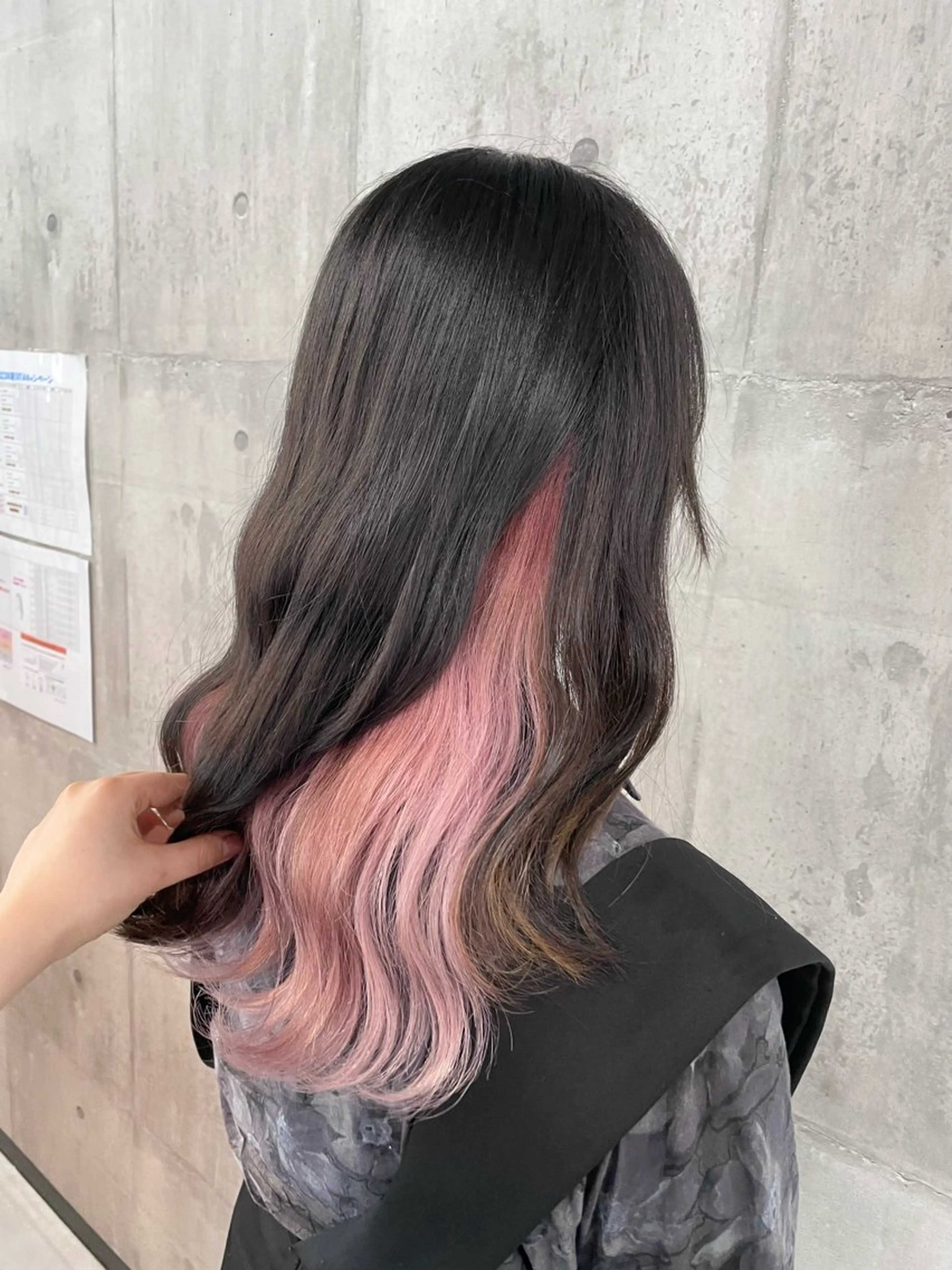セミロング カラー インナーカラー ピンクカラー ヘアカラー _WHITE浜松店 もえかのヘアスタイル