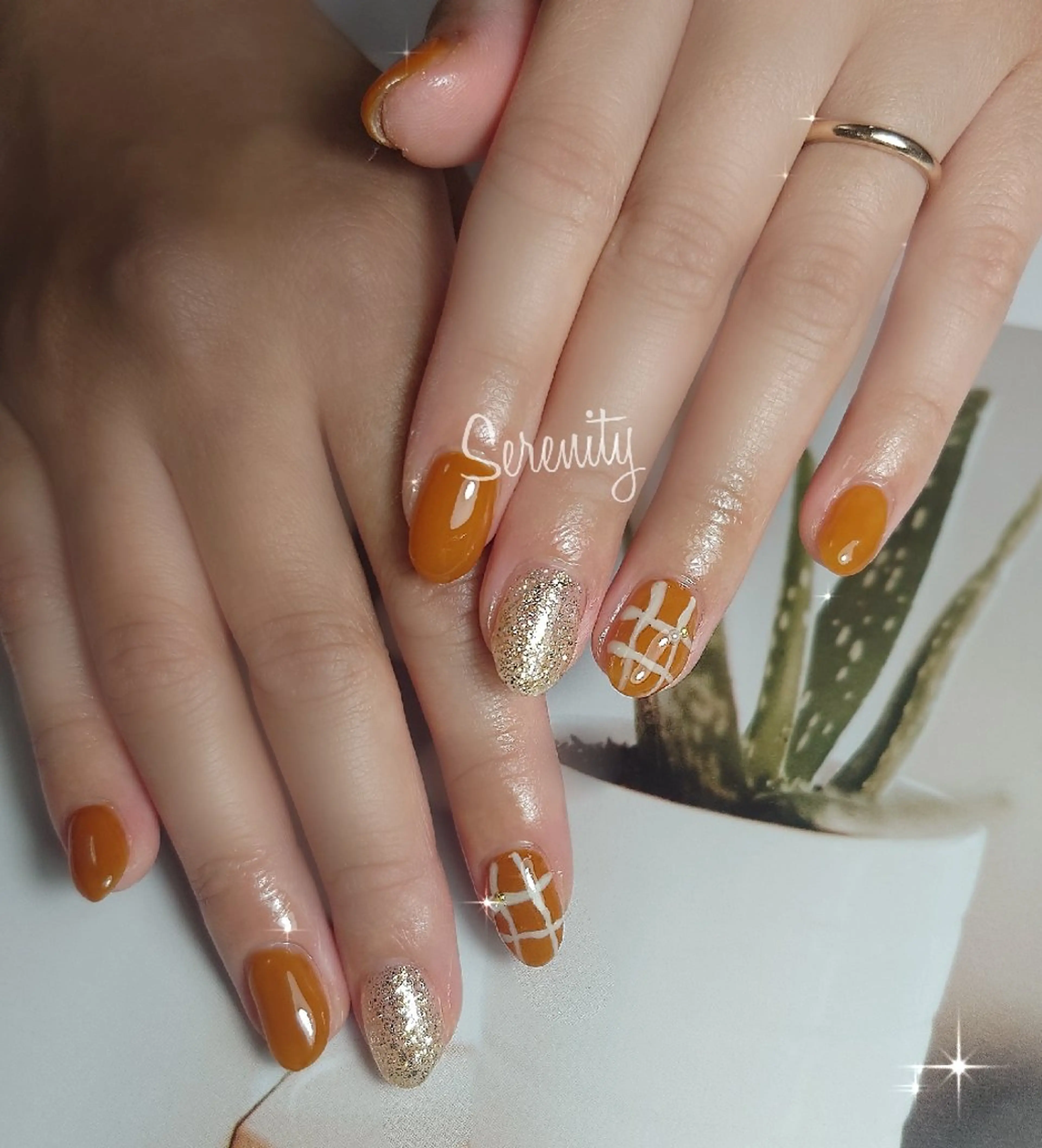 ネイル ゴールド ニュアンスネイル nail  serenityのネイルデザイン