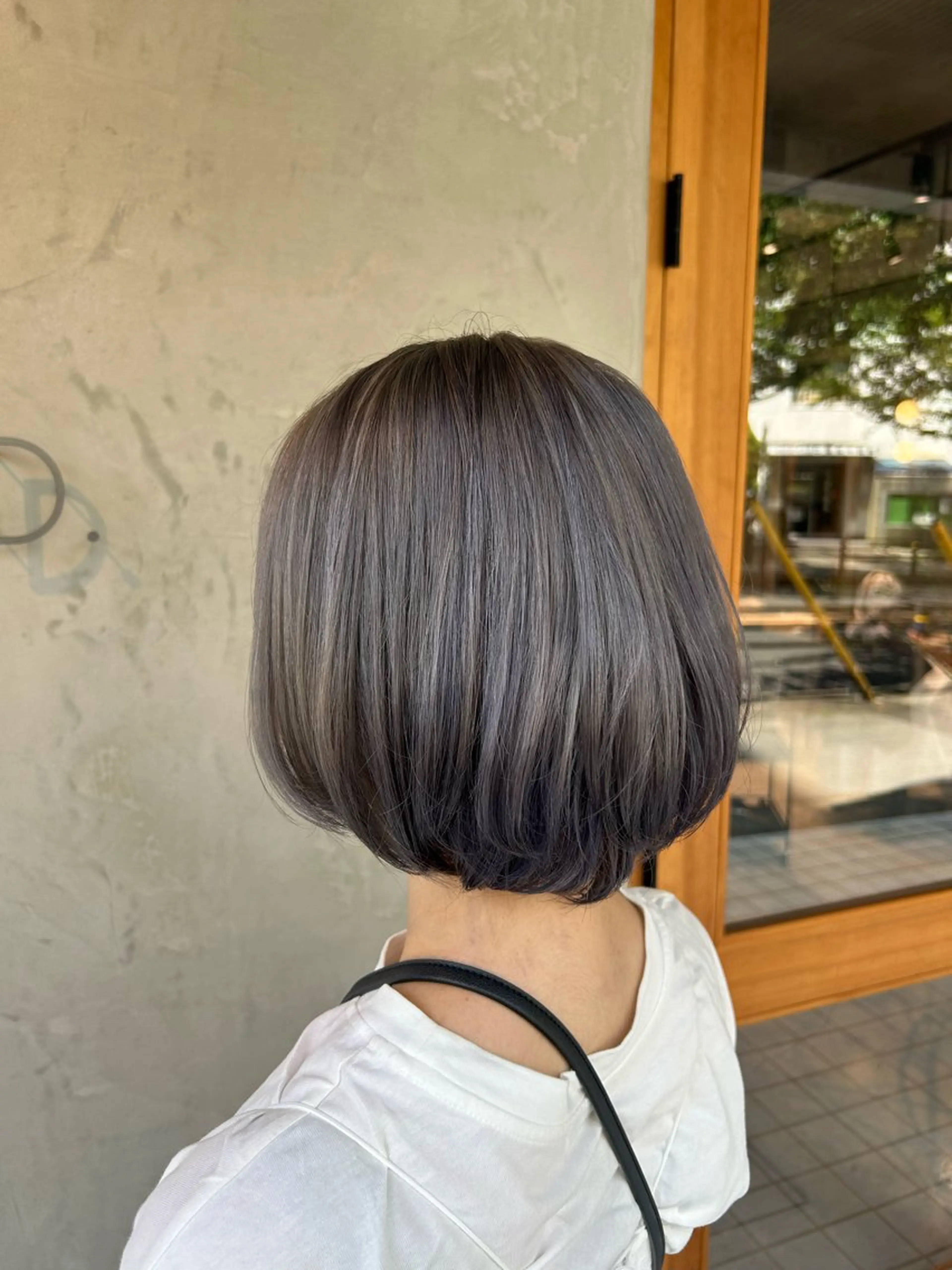 ミディアム カラー 成田 智彩のヘアスタイル