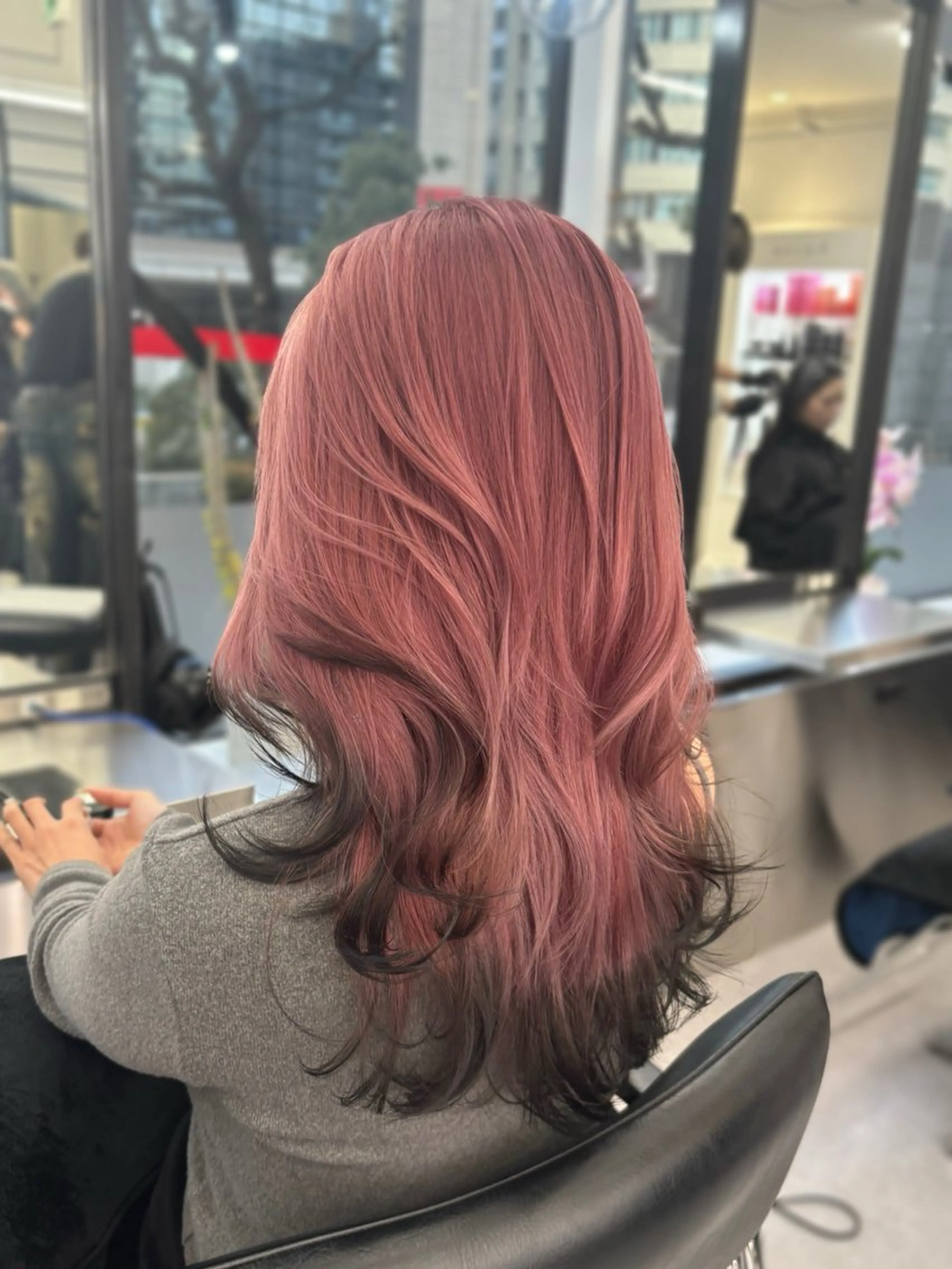 ロング カラー ヘアカラー 透明感赤み消し レイヤー/髪質改善のヘアスタイル
