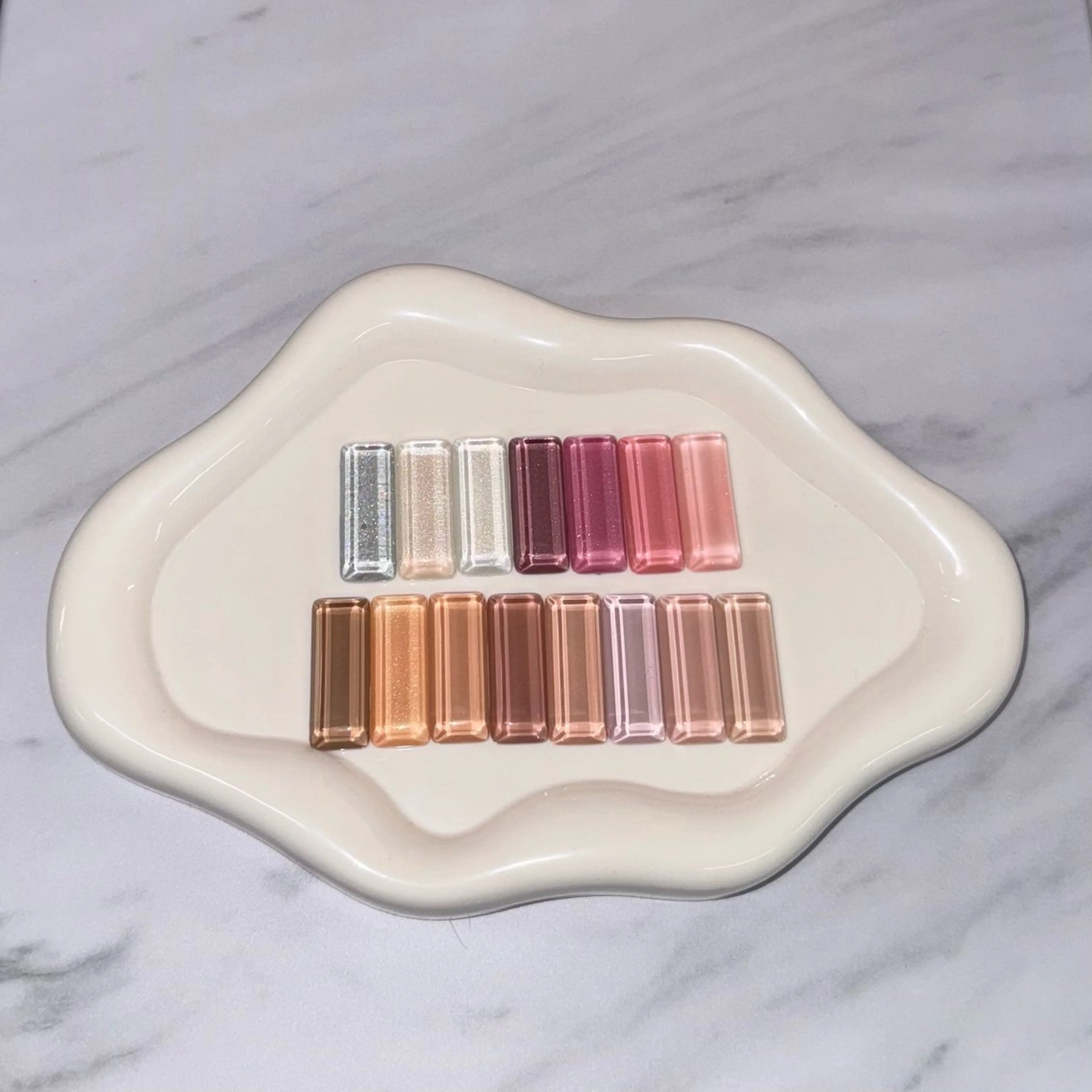 💗15色限定ワンカラー💗(オフなし)(甘皮ケア付き)オフィスネイルでも使えるちゅるちゅるネイル💅🏻✨️の写真