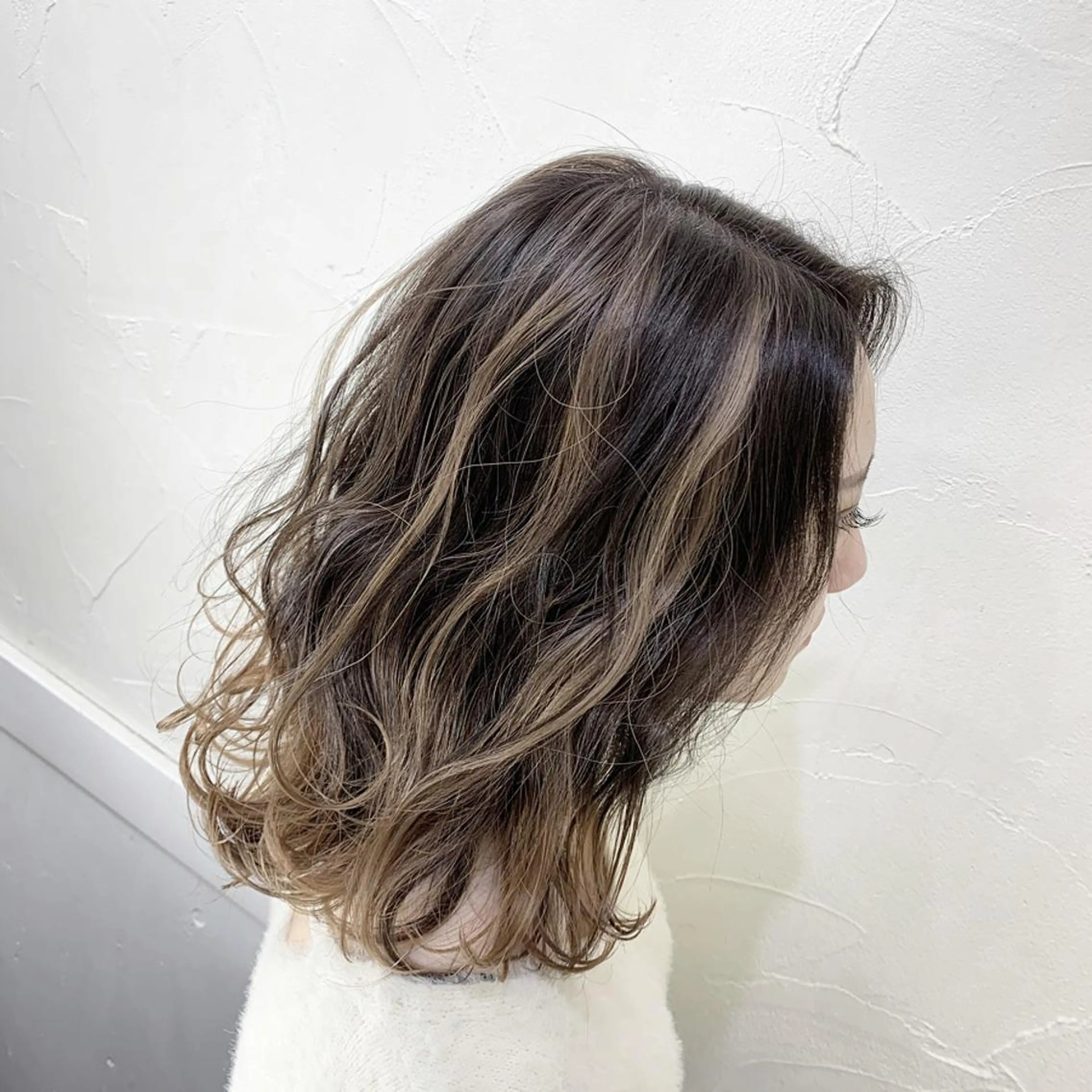 ミディアム カラー 失敗したくない人へ ハイトーン美容師のヘアスタイル