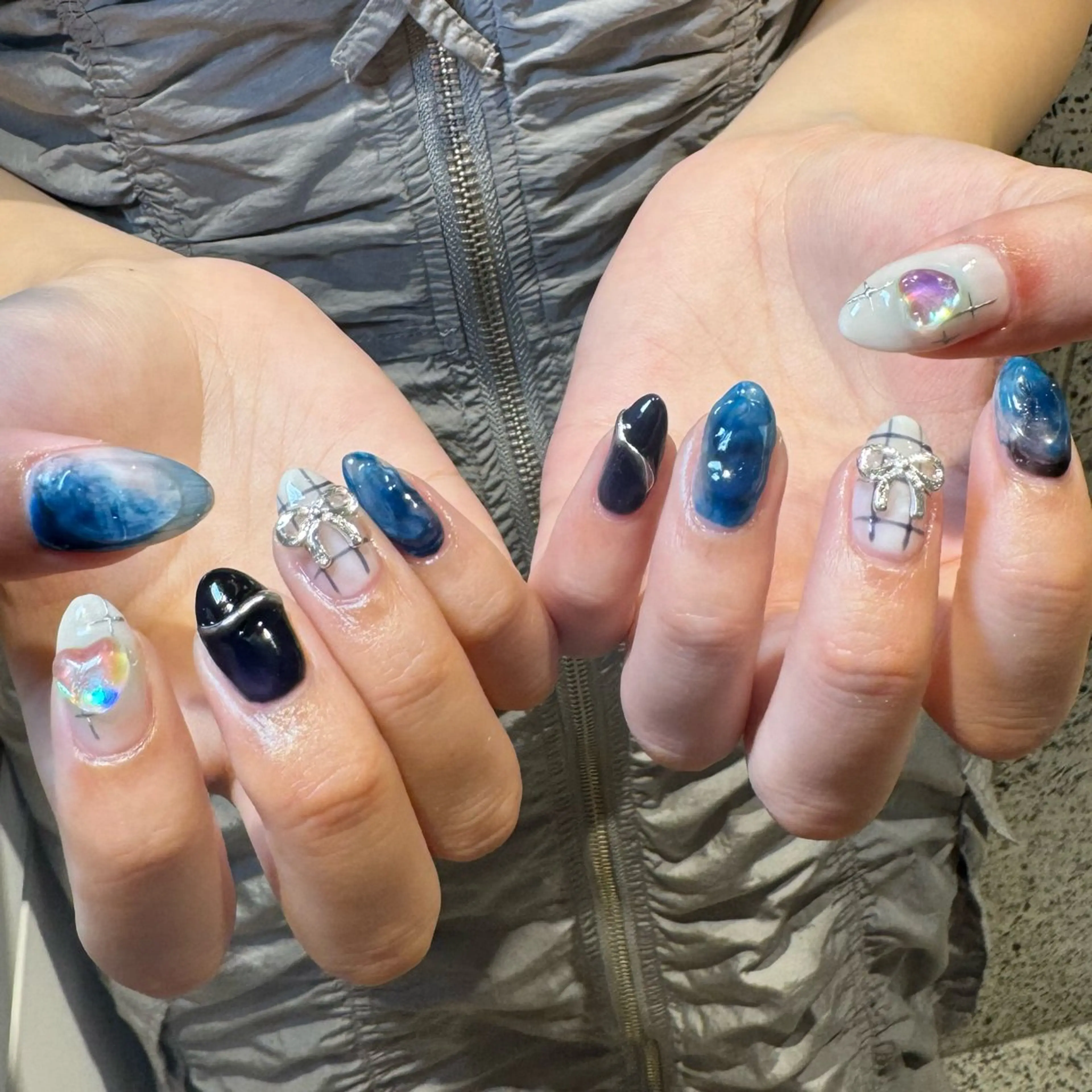 ネイル ニュアンスネイル リボン ハンドネイル RIEKO🍒 ワンホン♡推しネイルのネイルデザイン