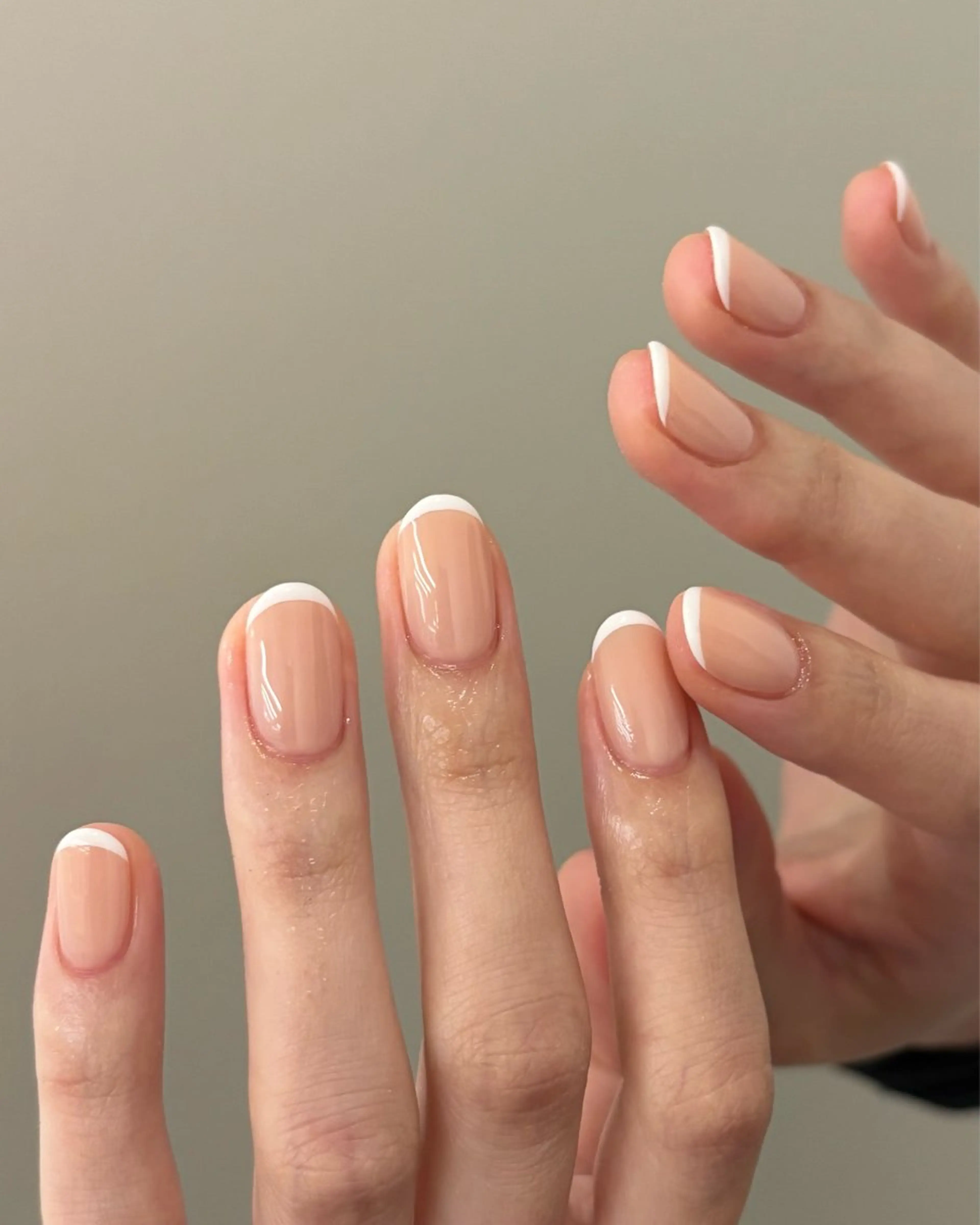 【10月限定クーポン❗️】オフなしfrench nail(ベースカラーあり)の写真