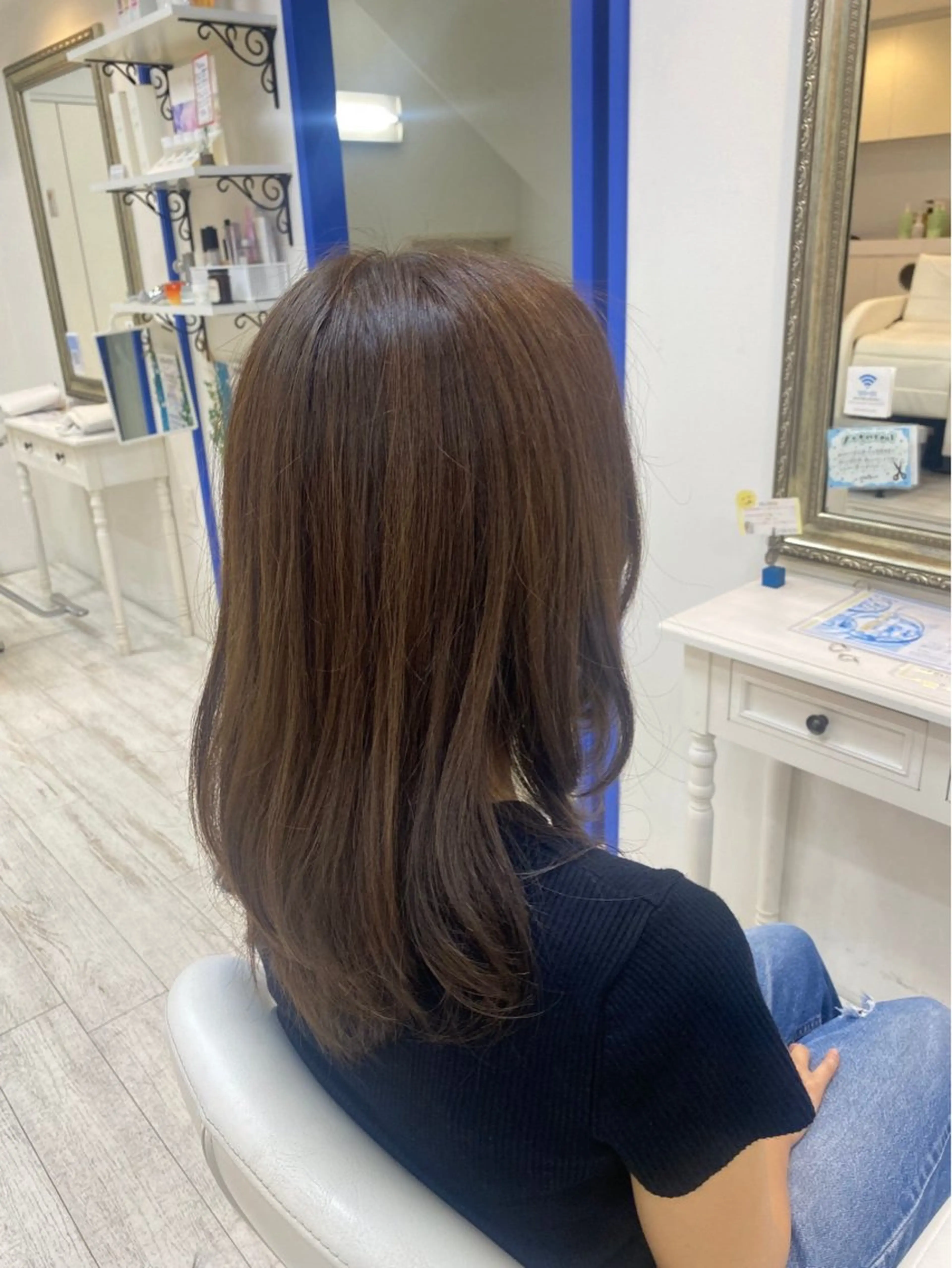 ミディアム 岡崎 嶺のヘアスタイル