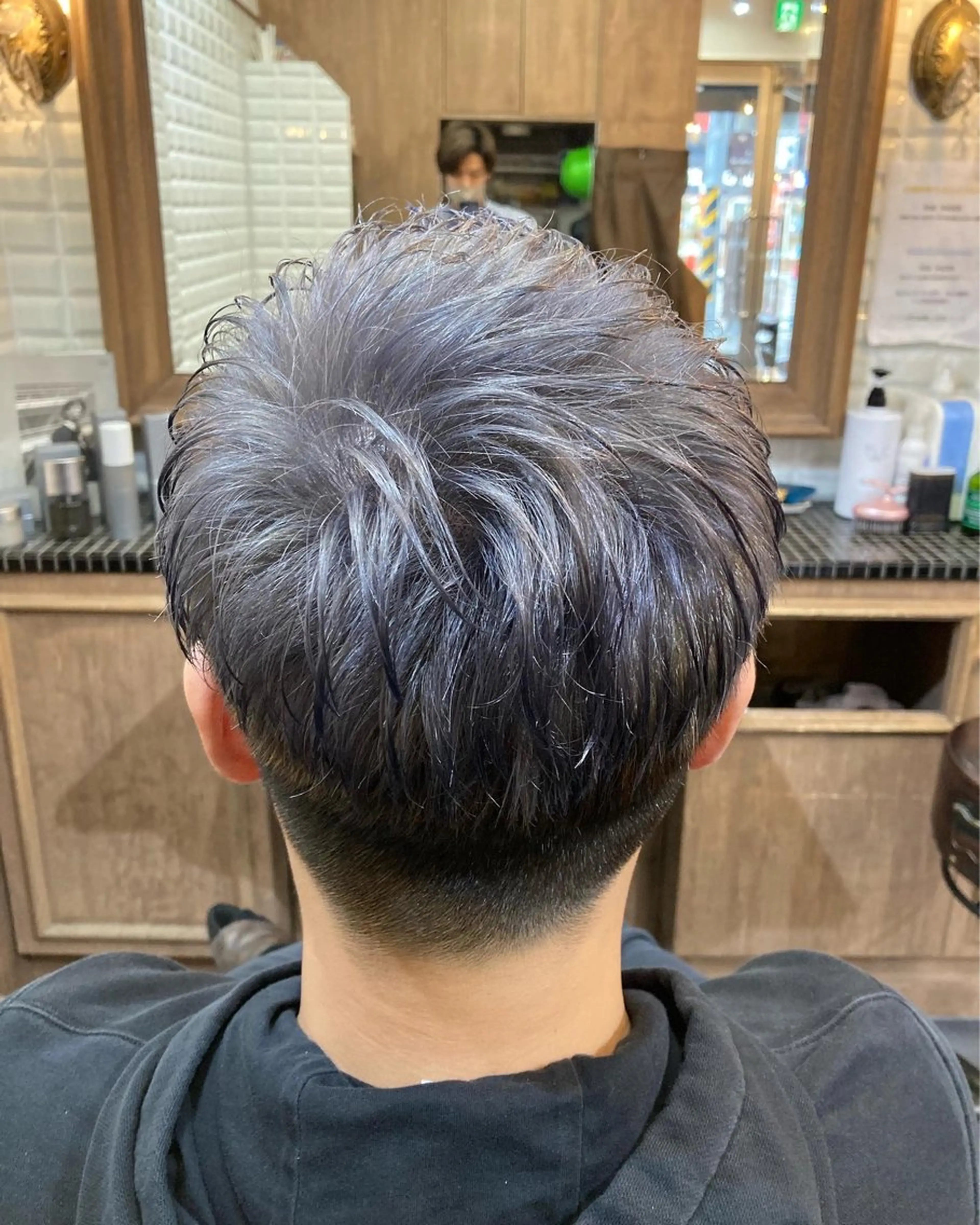ショート メンズ メンズブリーチ カット ヘアカラー ルピナス中田店長 山口大地のヘアスタイル