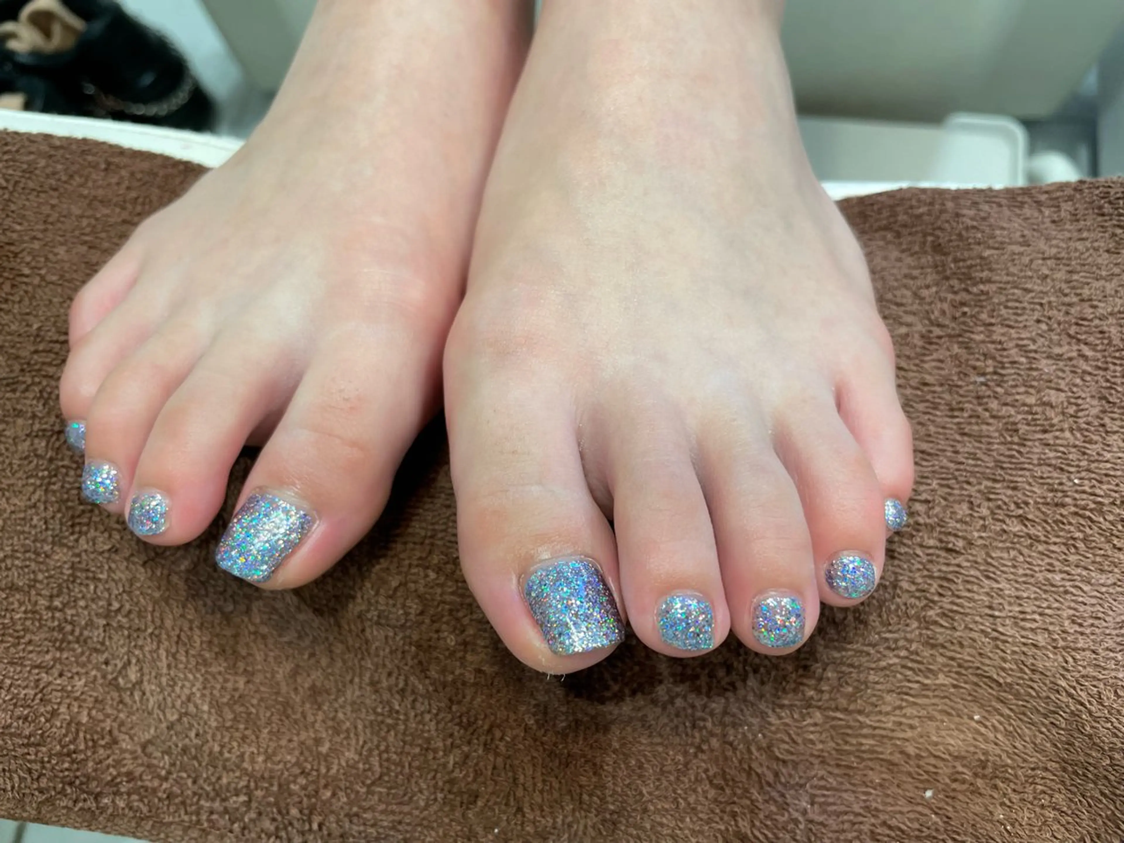 ネイル フットネイル ジェルネイル ラメ(グリッター) ワンカラーネイル eyenailist NANAのネイルデザイン