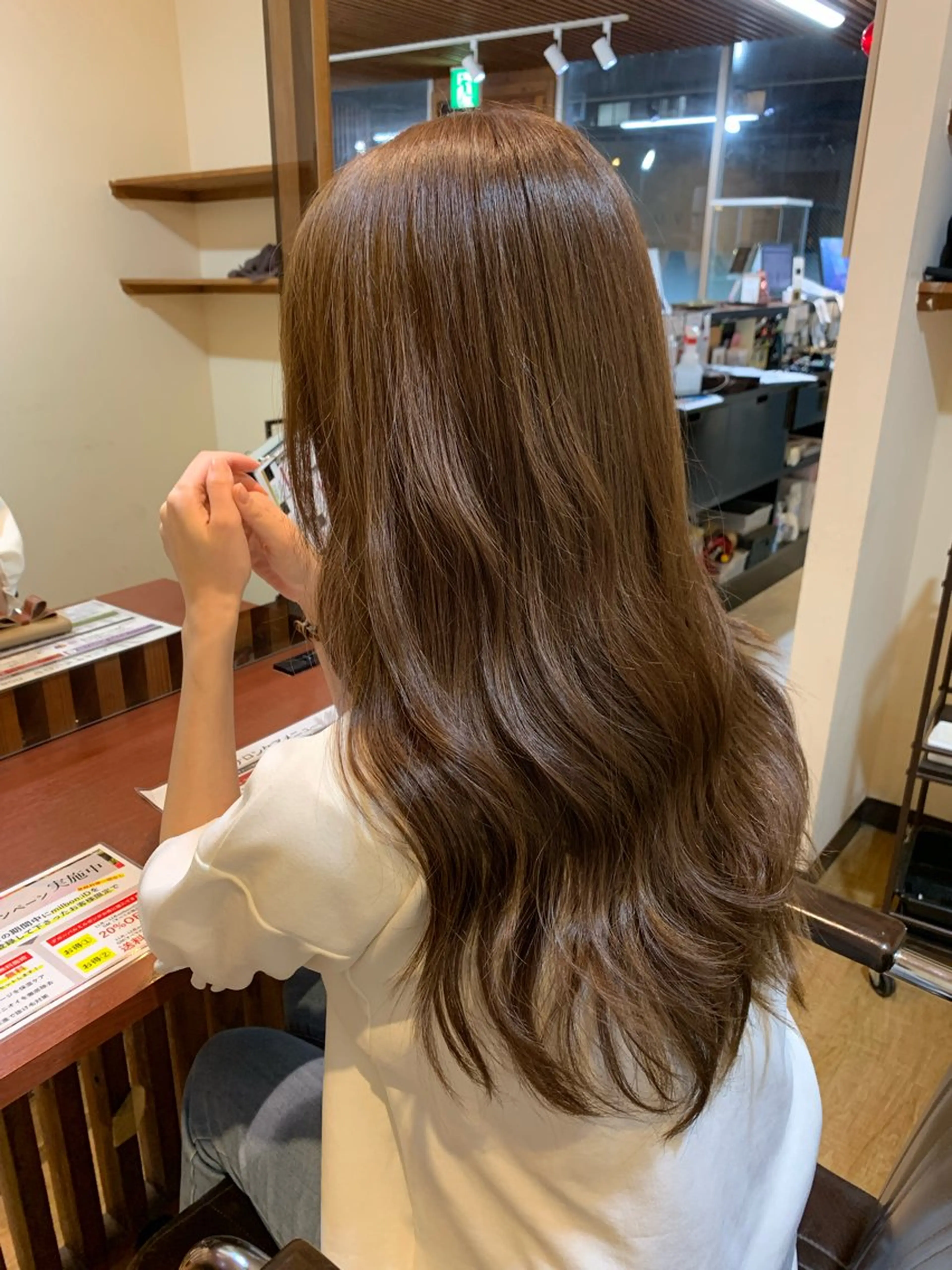 ロング カラー ブリーチ ブラウンカラー チョコレートブラウン ダブルカラー ブリーチなしカラー カット ヘアカラー トリートメント 海外ガール ハイトーン　竹井俊介のヘアスタイル