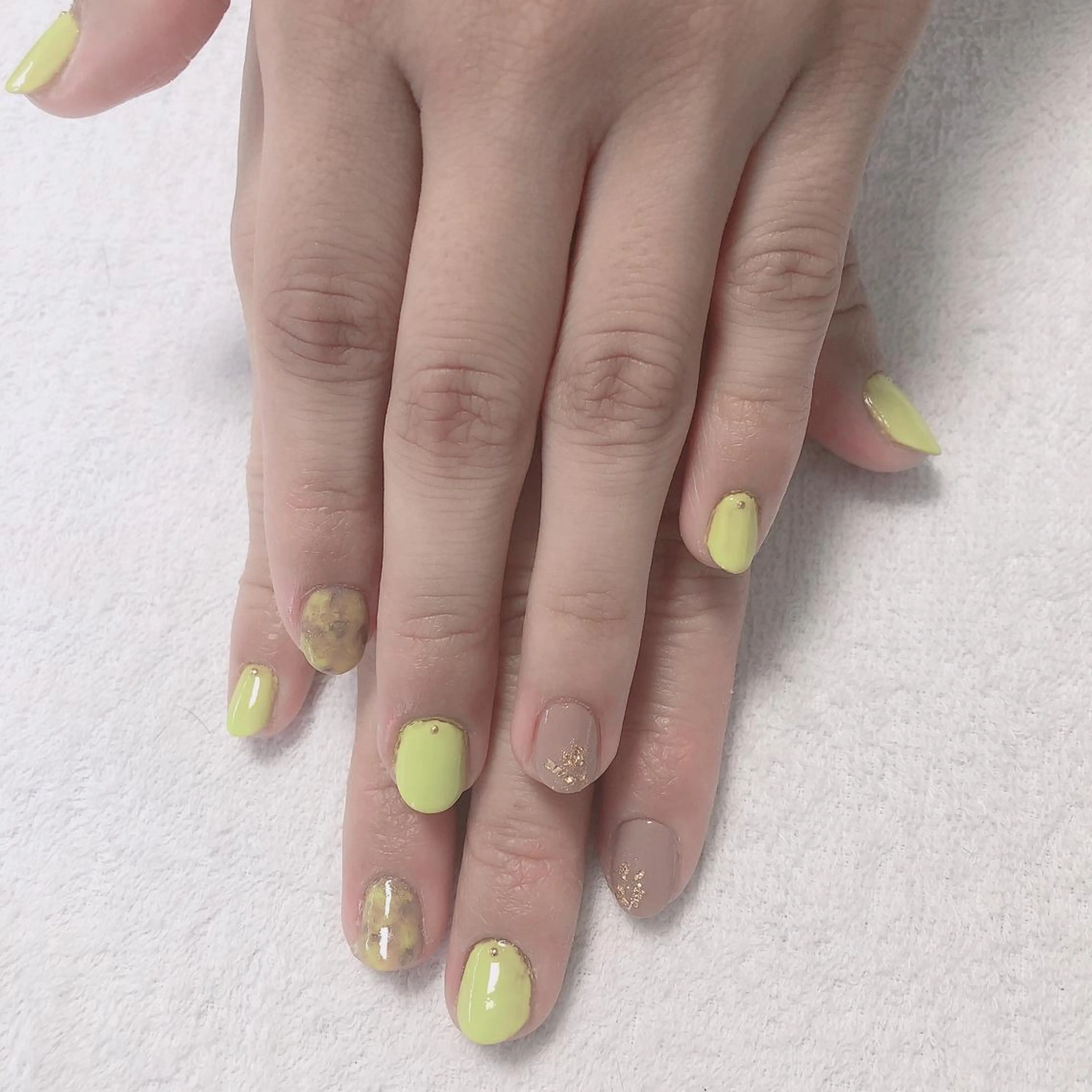 ネイル ニュアンスネイル ピスタチオネイル 結城 怜菜のネイルデザイン