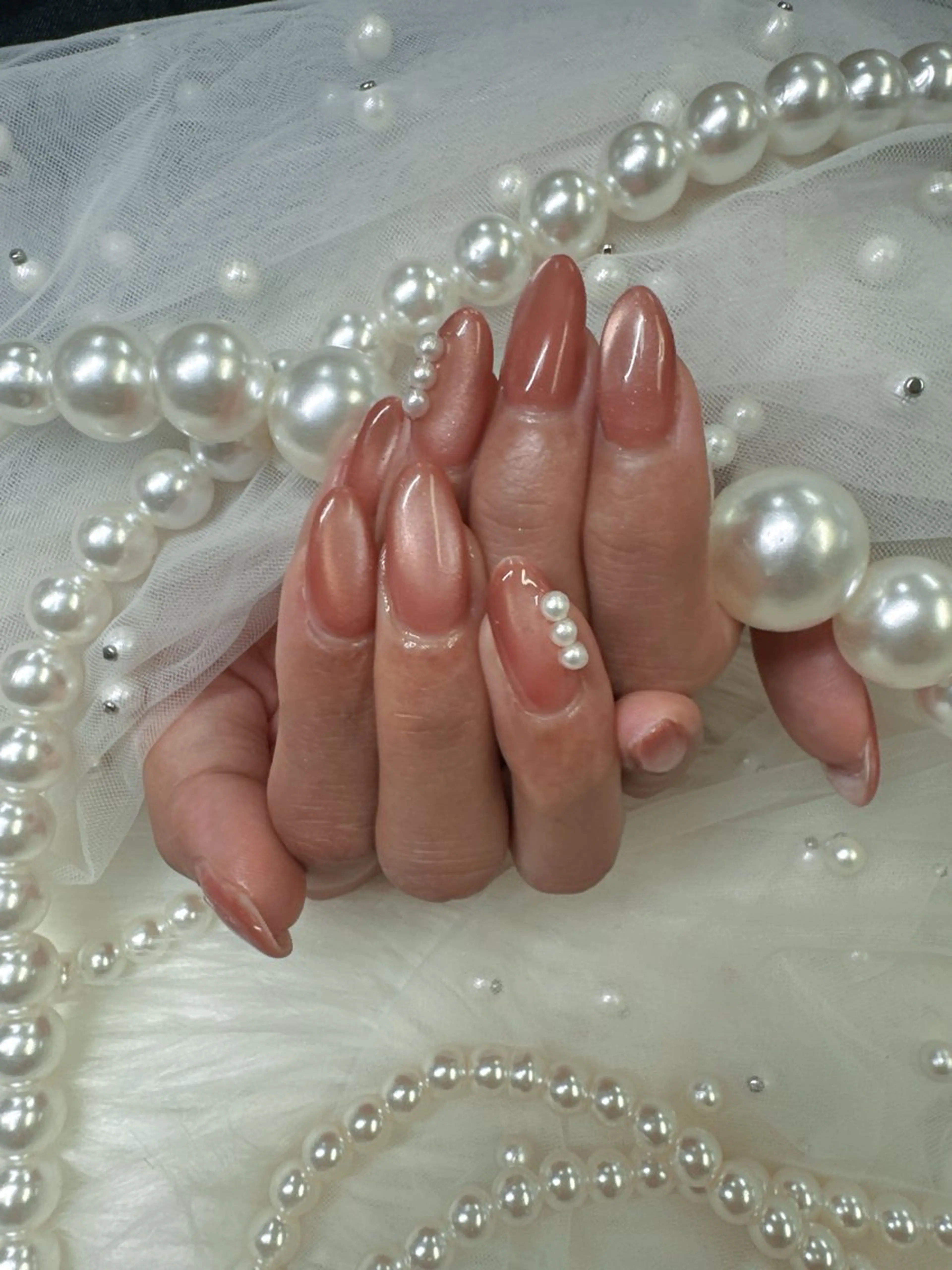 ネイル アートネイル ボルドー チークネイル ドット フットネイル ハンドネイル クイーンズネイル銀座所属・Queeens nailのネイルデザイン