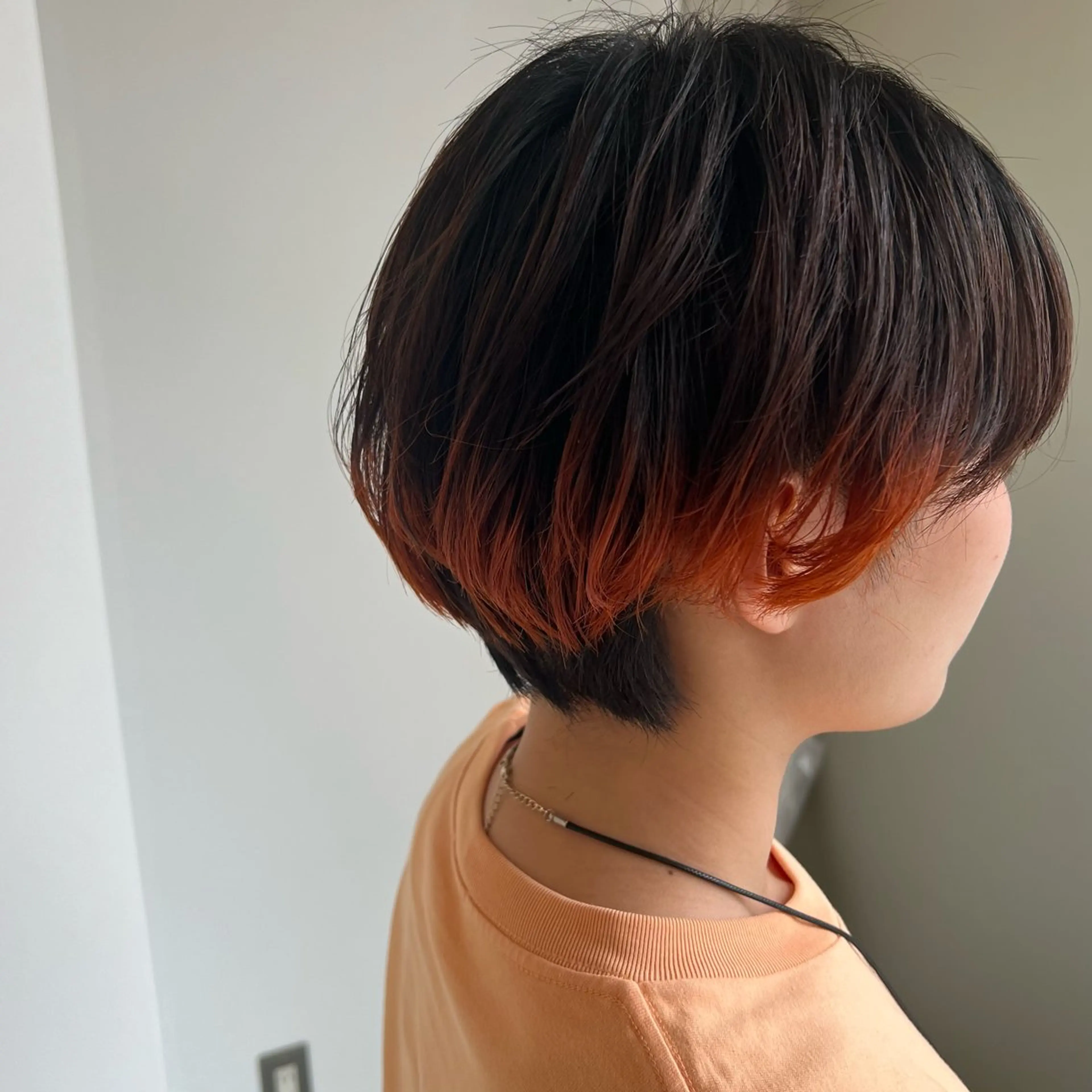 ショート カラー カット ヘアカラー 艶ハイトーン🔆 ️️️安座間 希のヘアスタイル