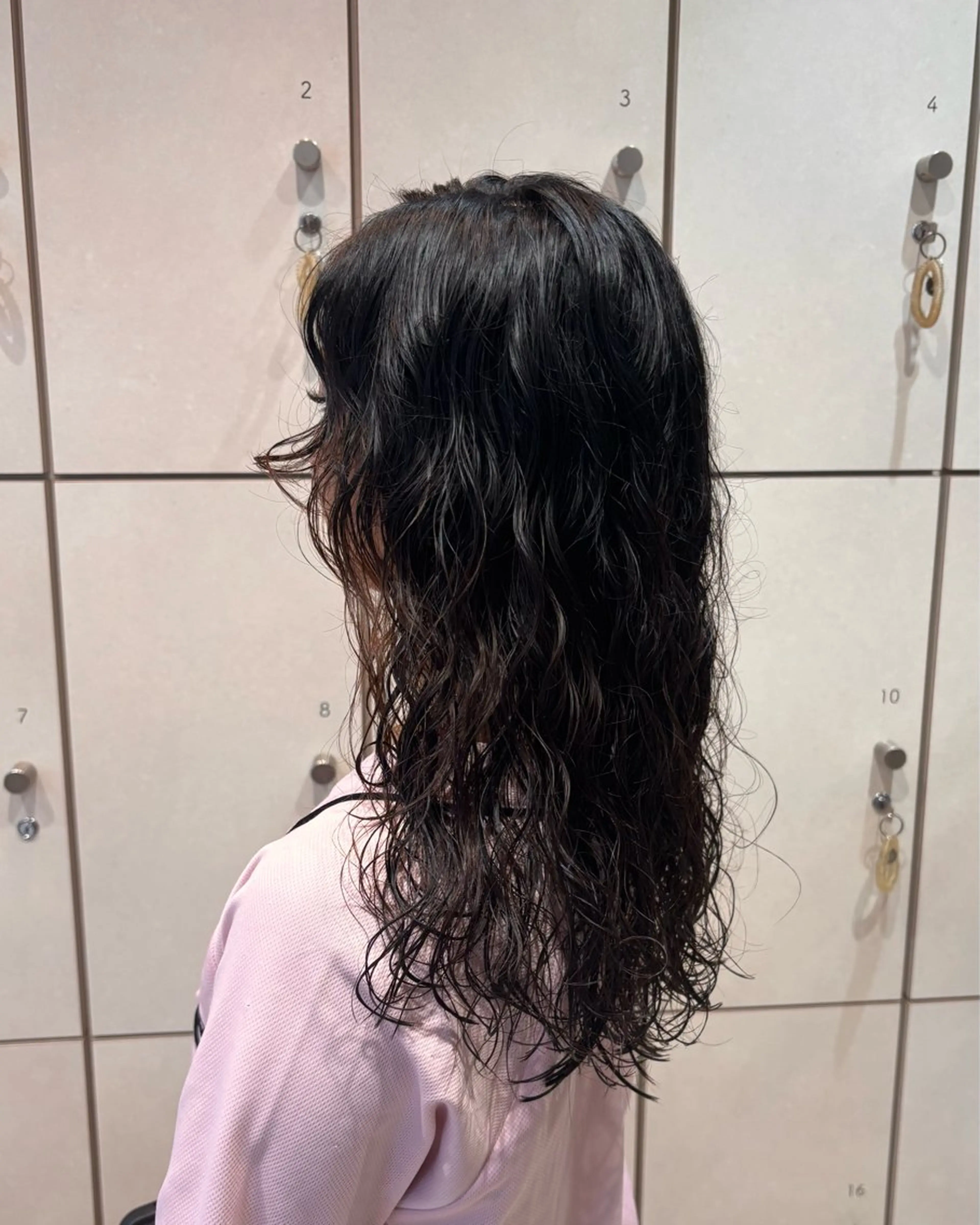 セミロング セミロングパーマ レイヤーカット ローレイヤー カット パーマ ボブ/パーマ/金田 夏葵のヘアスタイル
