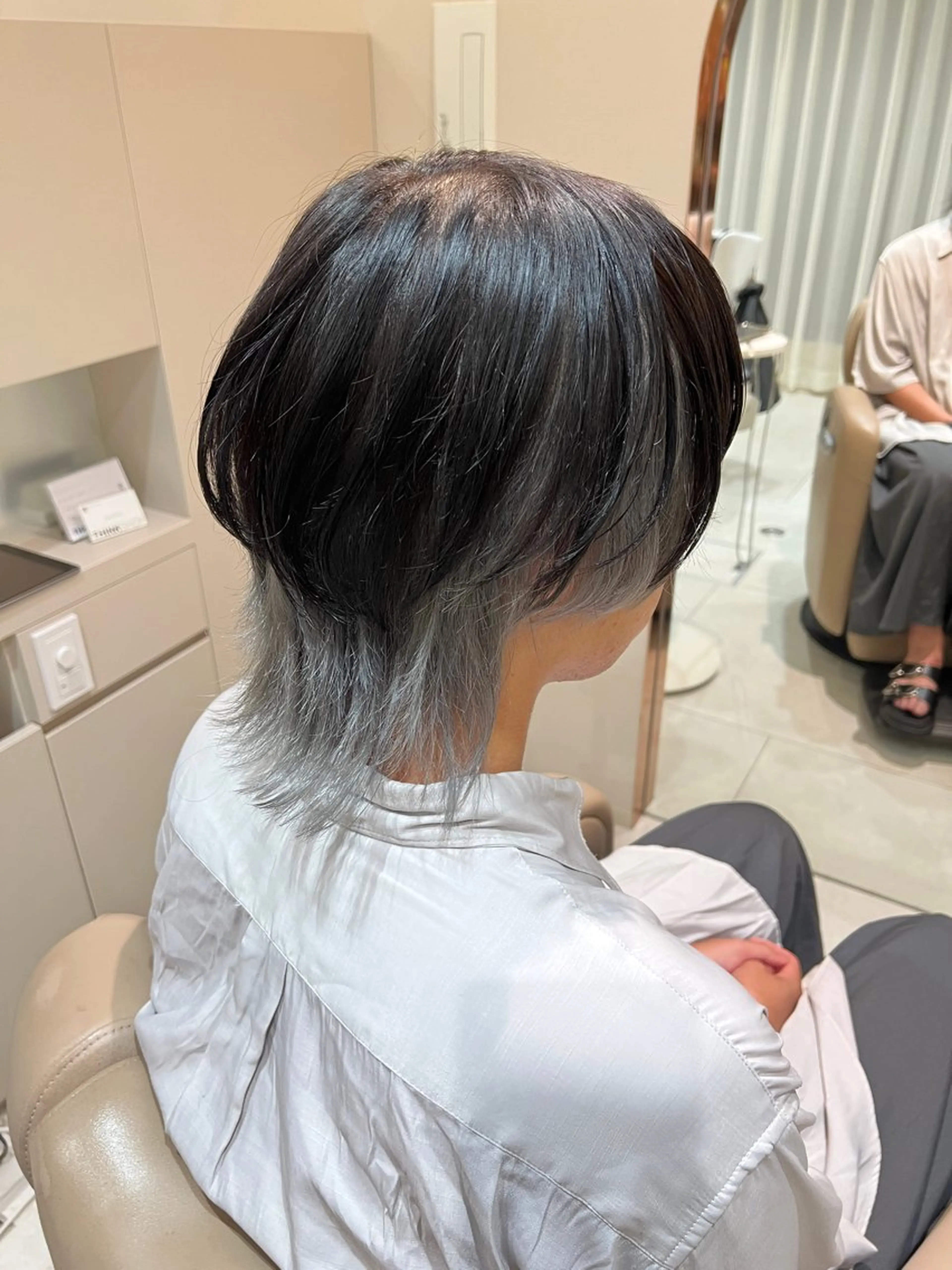 カラー メンズ ノイシキ サキのヘアスタイル