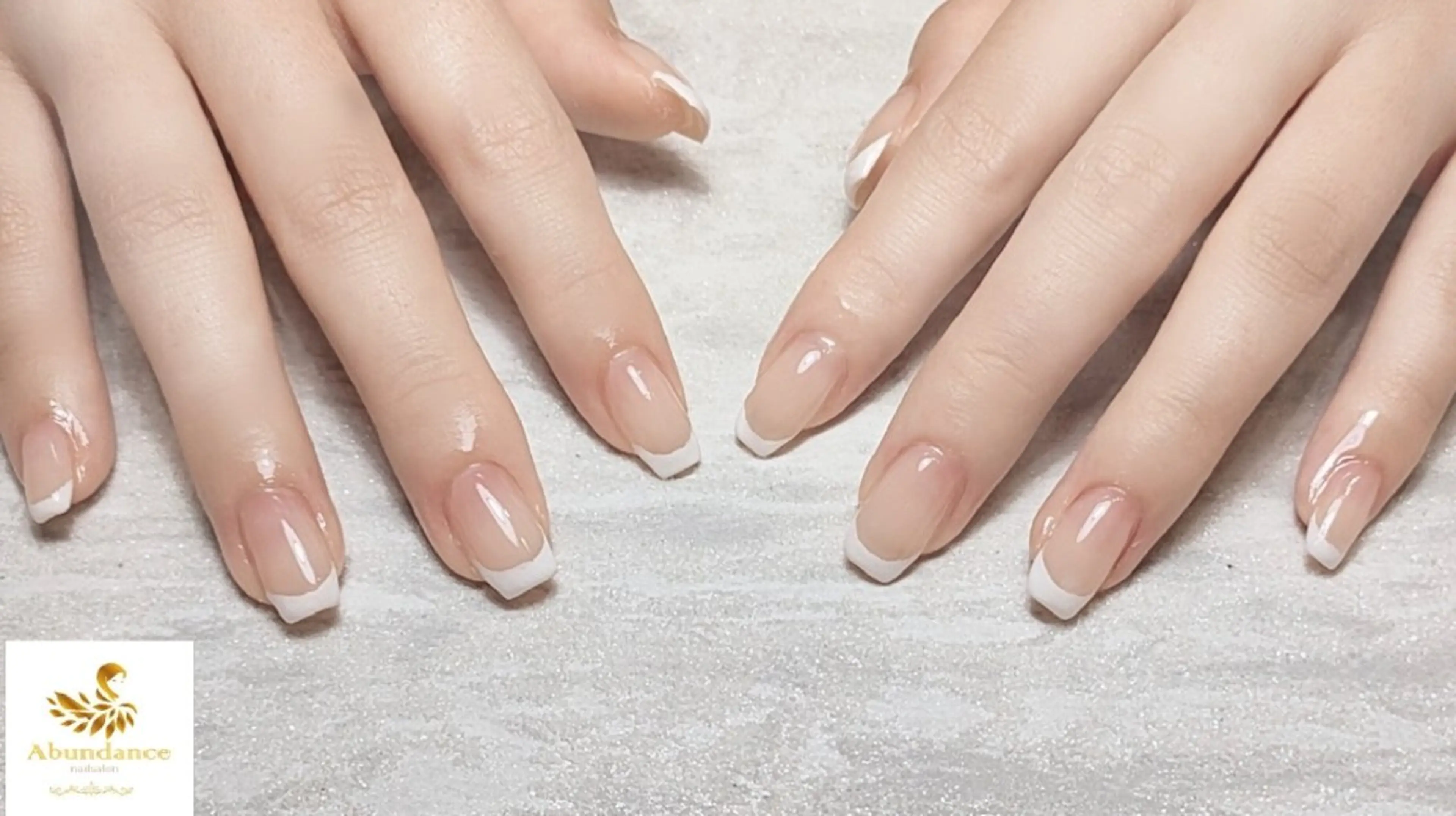 ネイル フレンチネイル ハンドネイル 綺麗めネイルはお任せ Abundancesのネイルデザイン