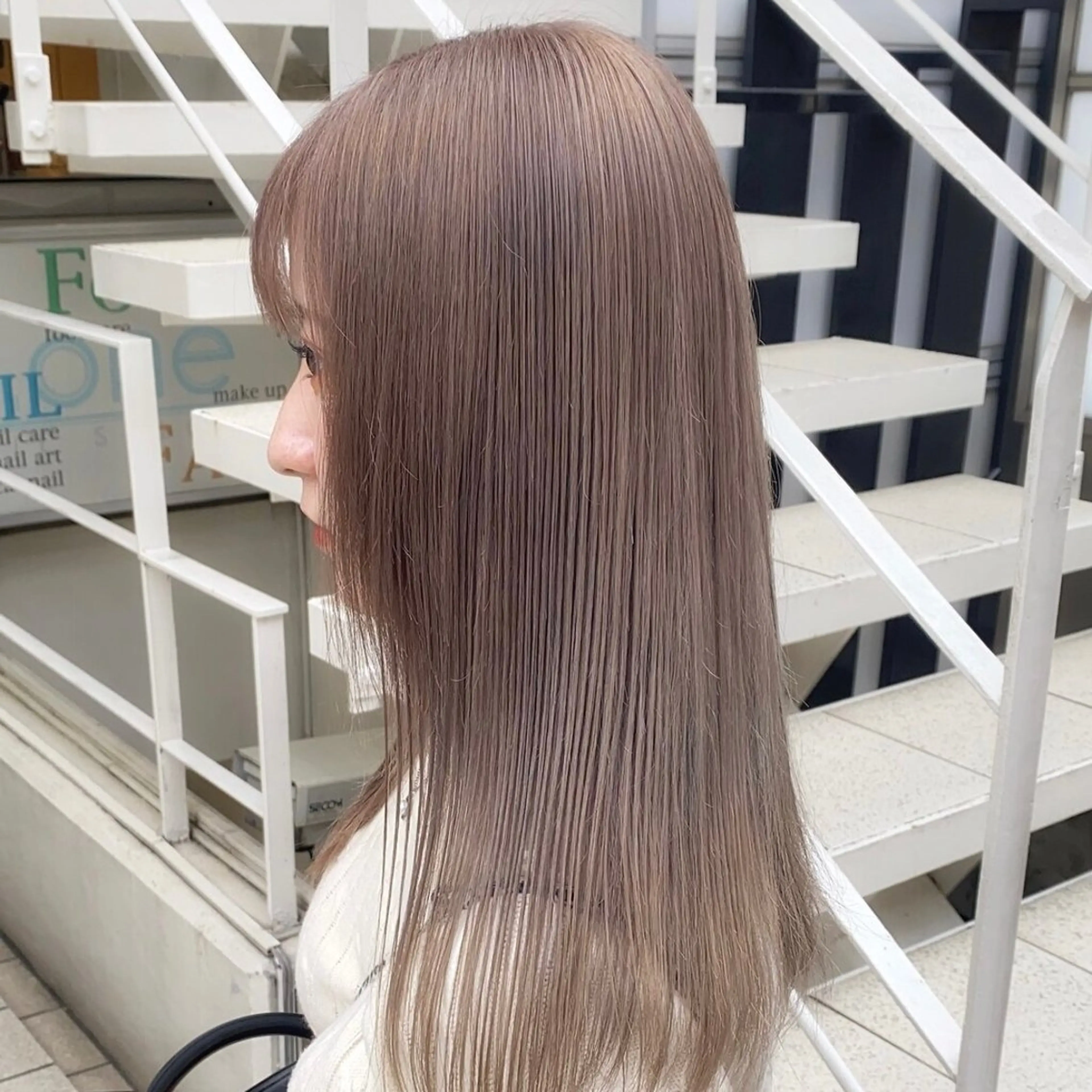 ロング カラー ブリーチ グレージュ ハイトーンカラー ミルクティーグレージュ 💖ブリーチ/暖色 𝐘𝐮𝐢💖のヘアスタイル