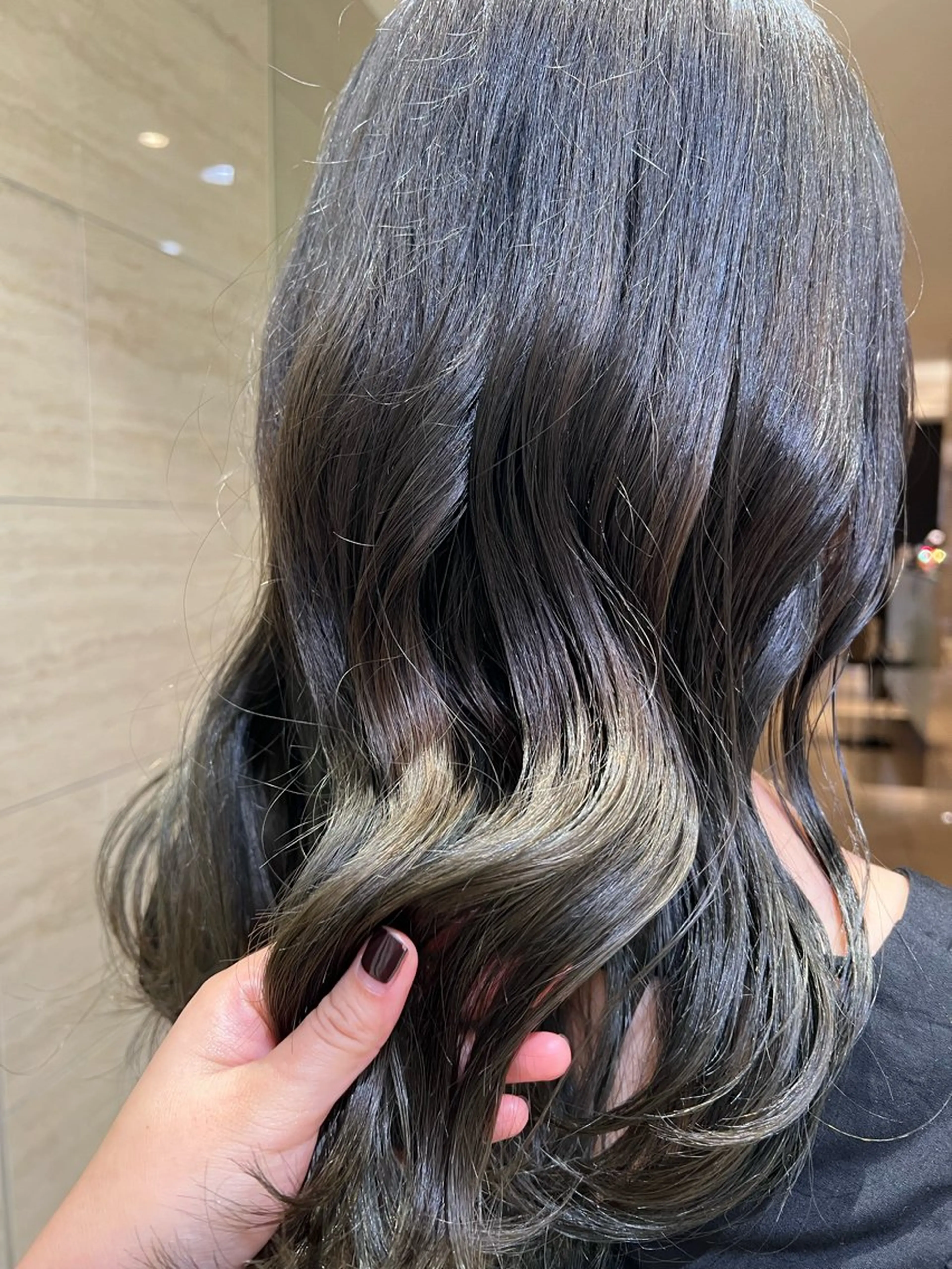 ロング カラー ヘアアレンジ ヘアカラー トリートメント hina 🛋️ブリーチカラーのヘアスタイル