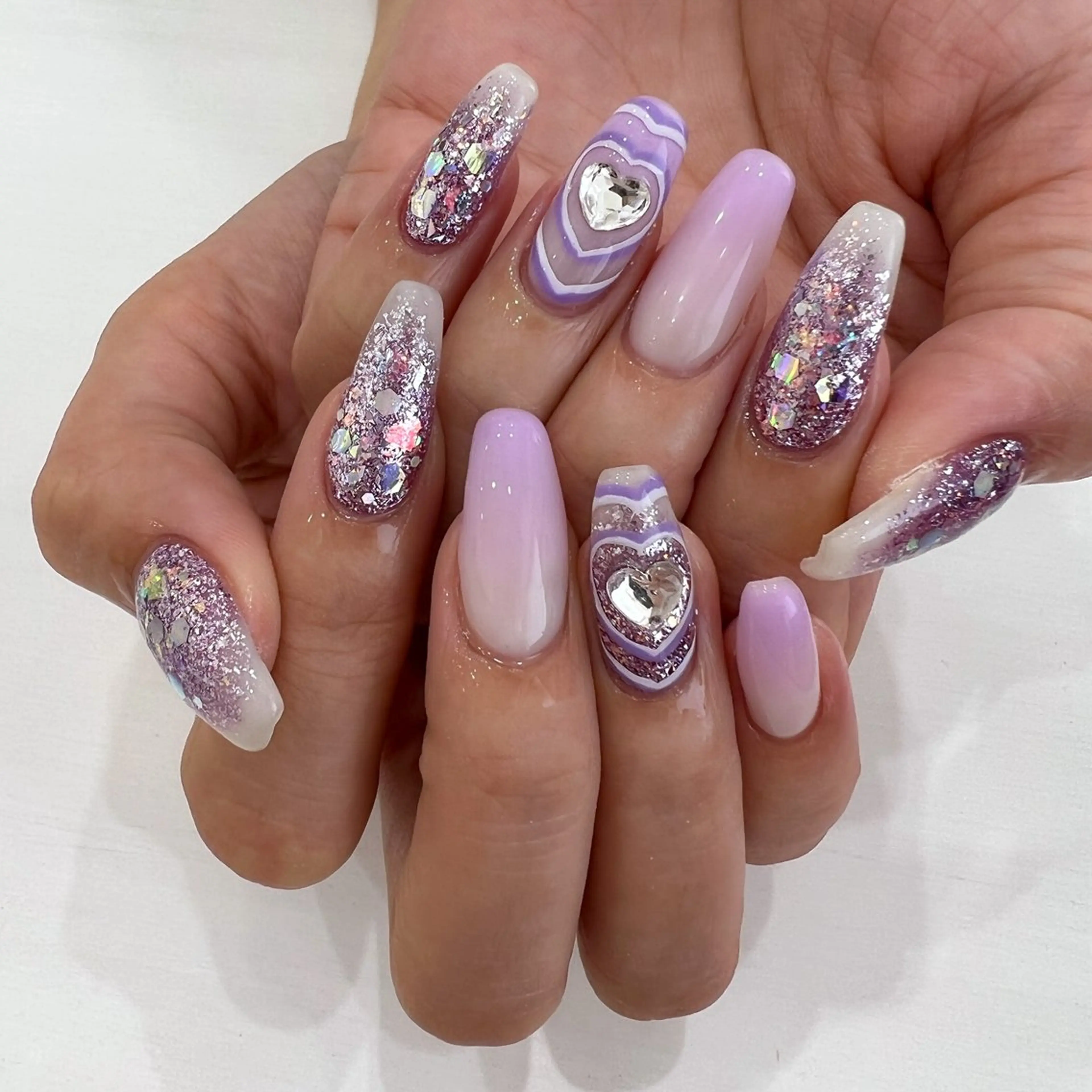 ネイル ハート ラメ(グリッター) ラメグラデーション ハンドネイル Divas Momonaのネイルデザイン