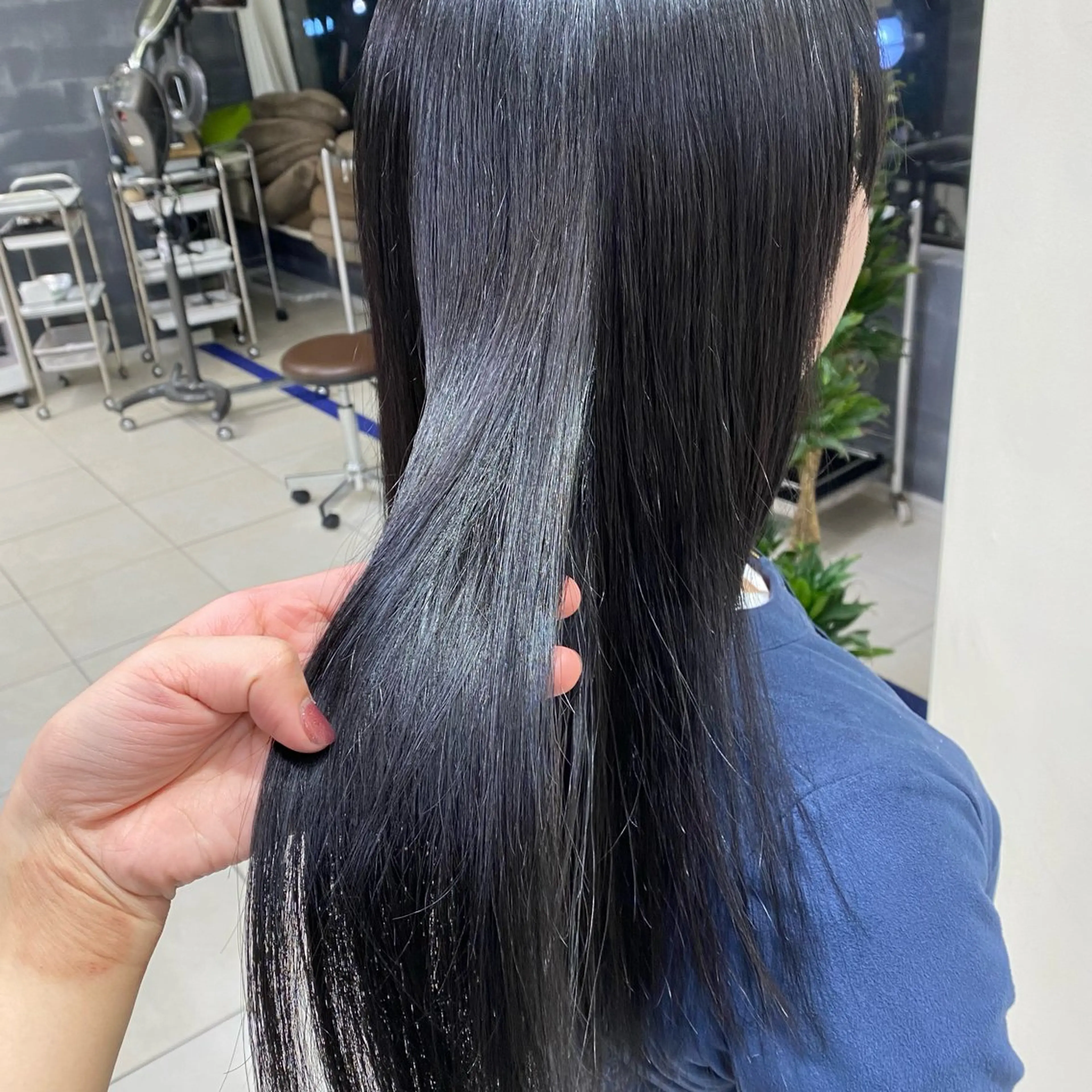 ロング カラー 黒髪 透明感カラー ラベンダーカラー 🪼かえで🪼臼井 カラー/縮毛矯正のヘアスタイル