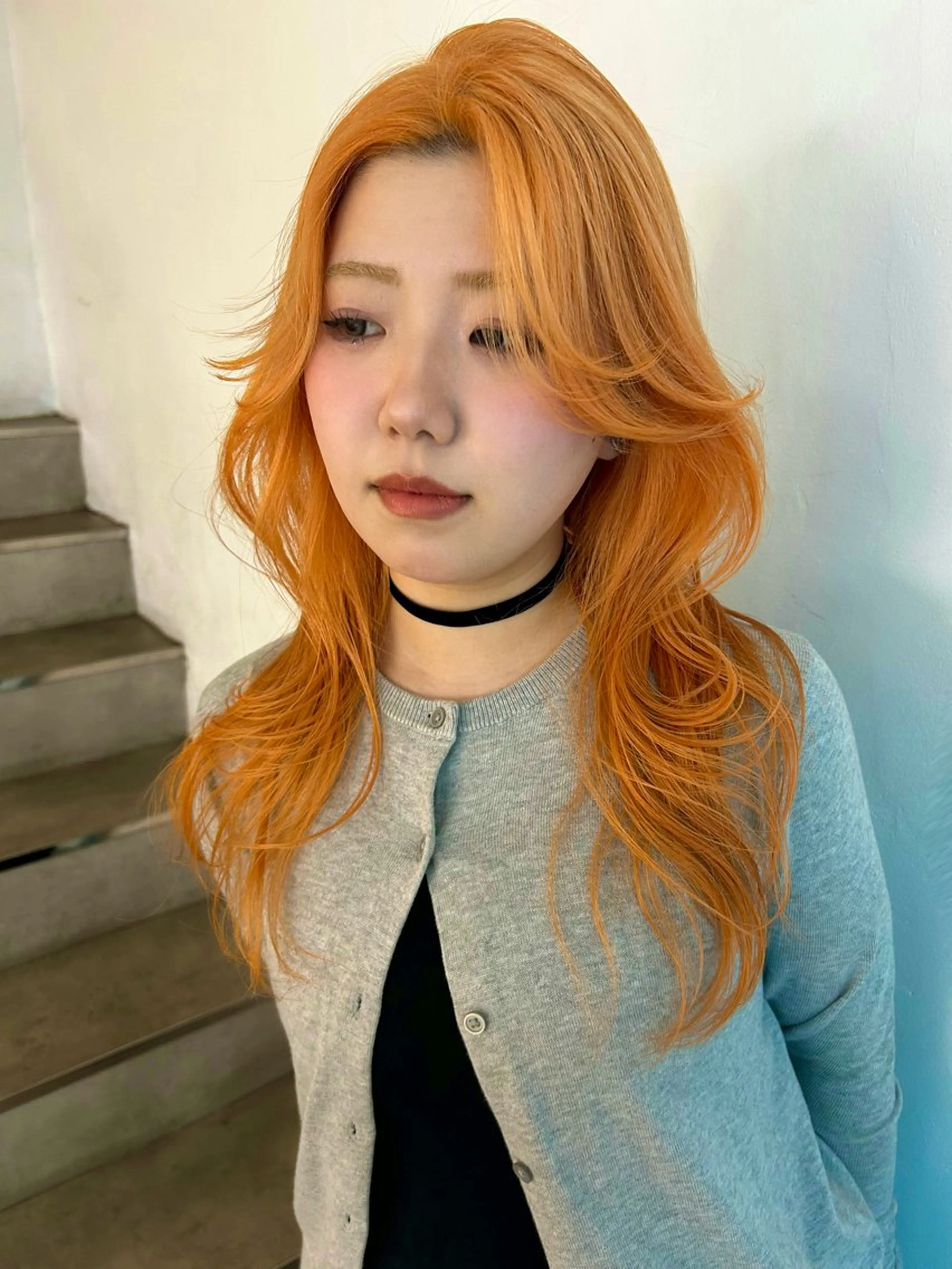 ミディアム カラー ヘアカラー トリートメント 🌟暖色系ハイトーン 🌟AIのヘアスタイル