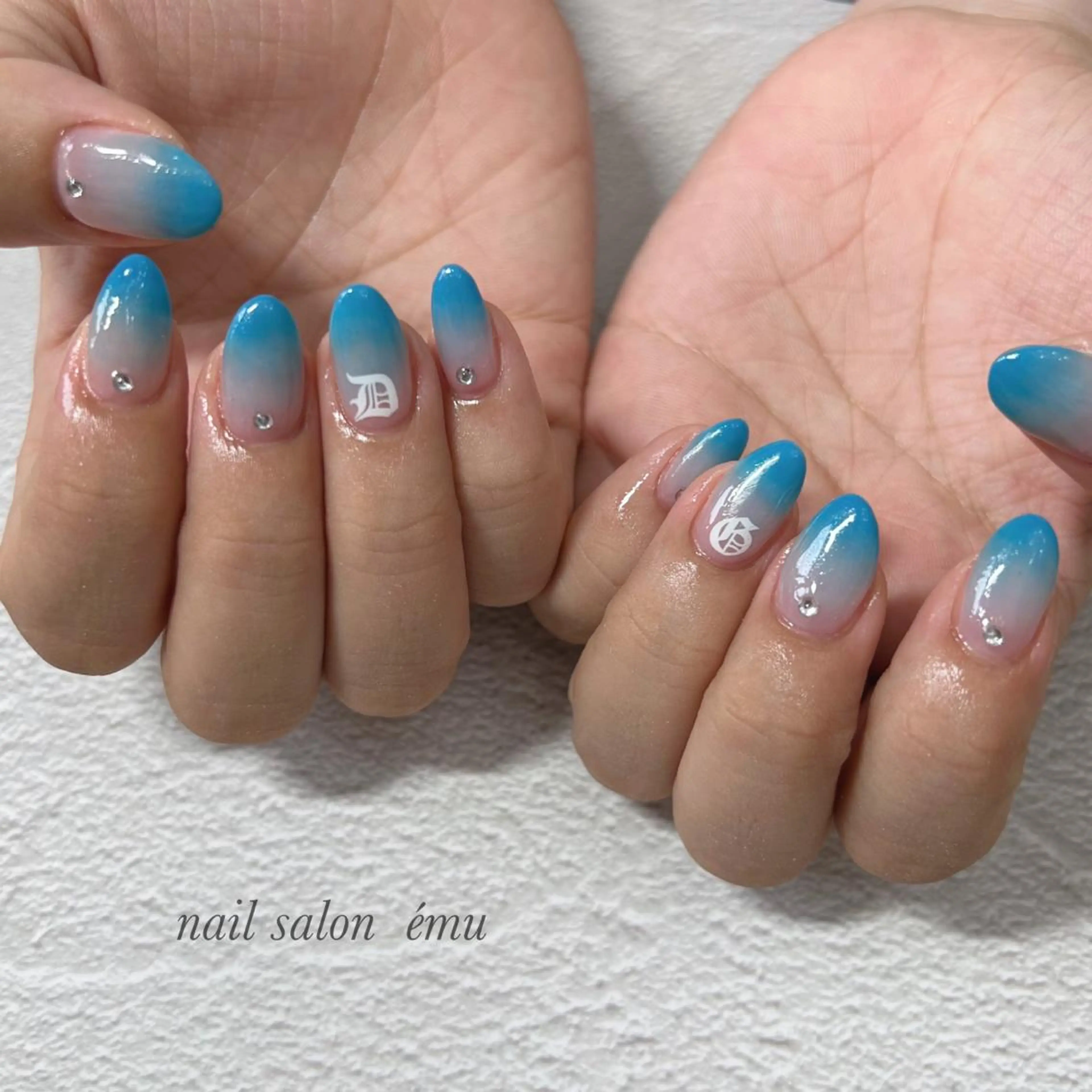 セミロング ネイル ストーンネイル ハンドネイル nail salon émuのネイルデザイン