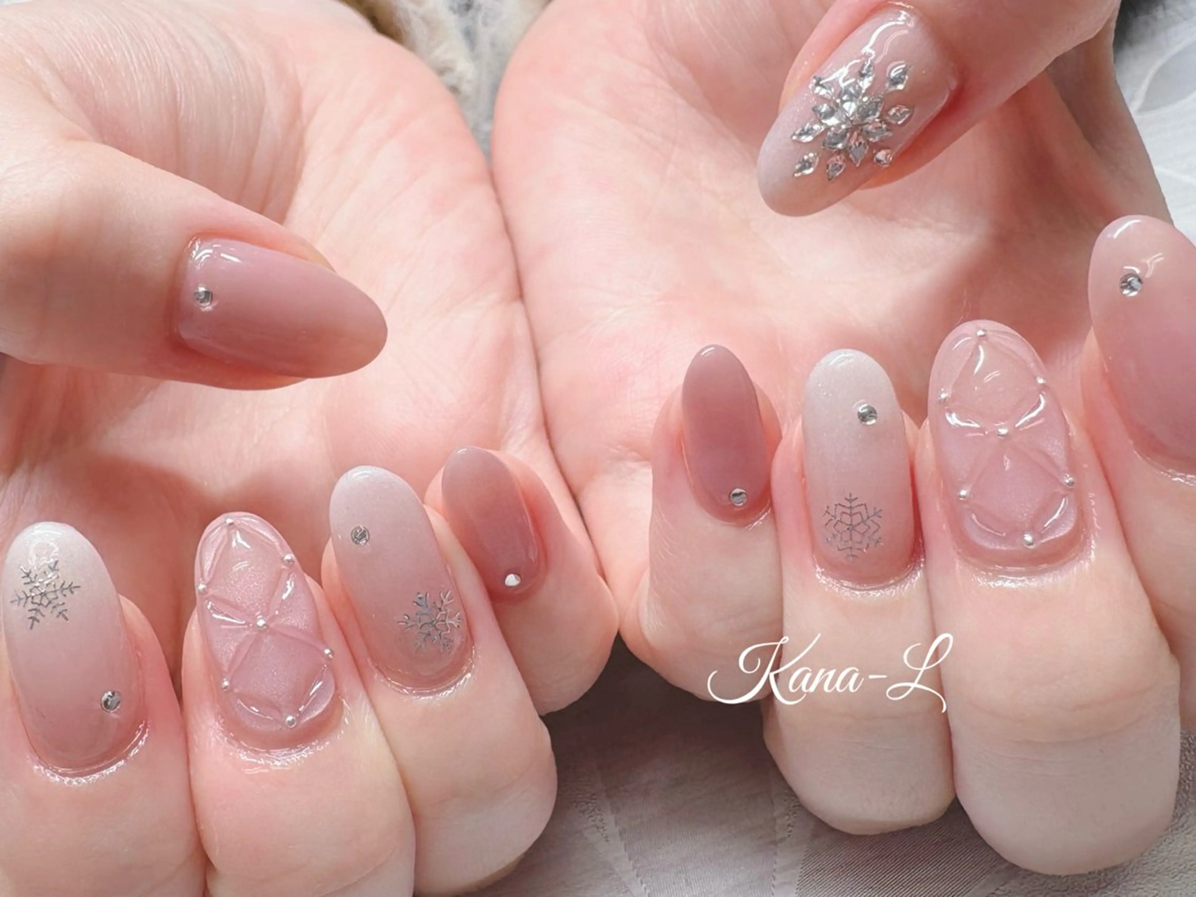 ネイル 芦辺 香奈のネイルデザイン