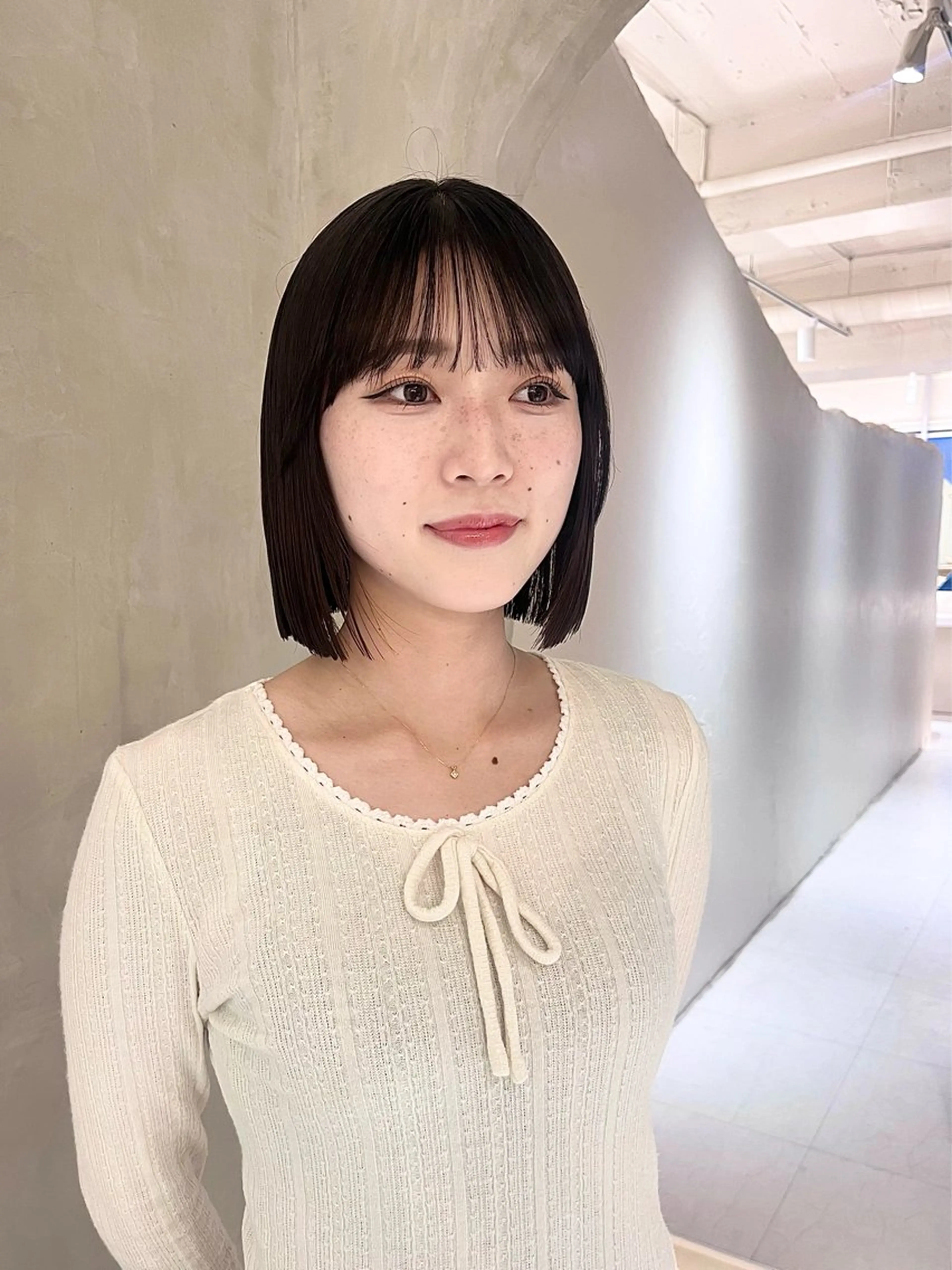 ミディアム カット 縮毛矯正 トリートメント effect横浜所属・切りっぱなしボブ/ 艶カラー/綾莉のヘアスタイル