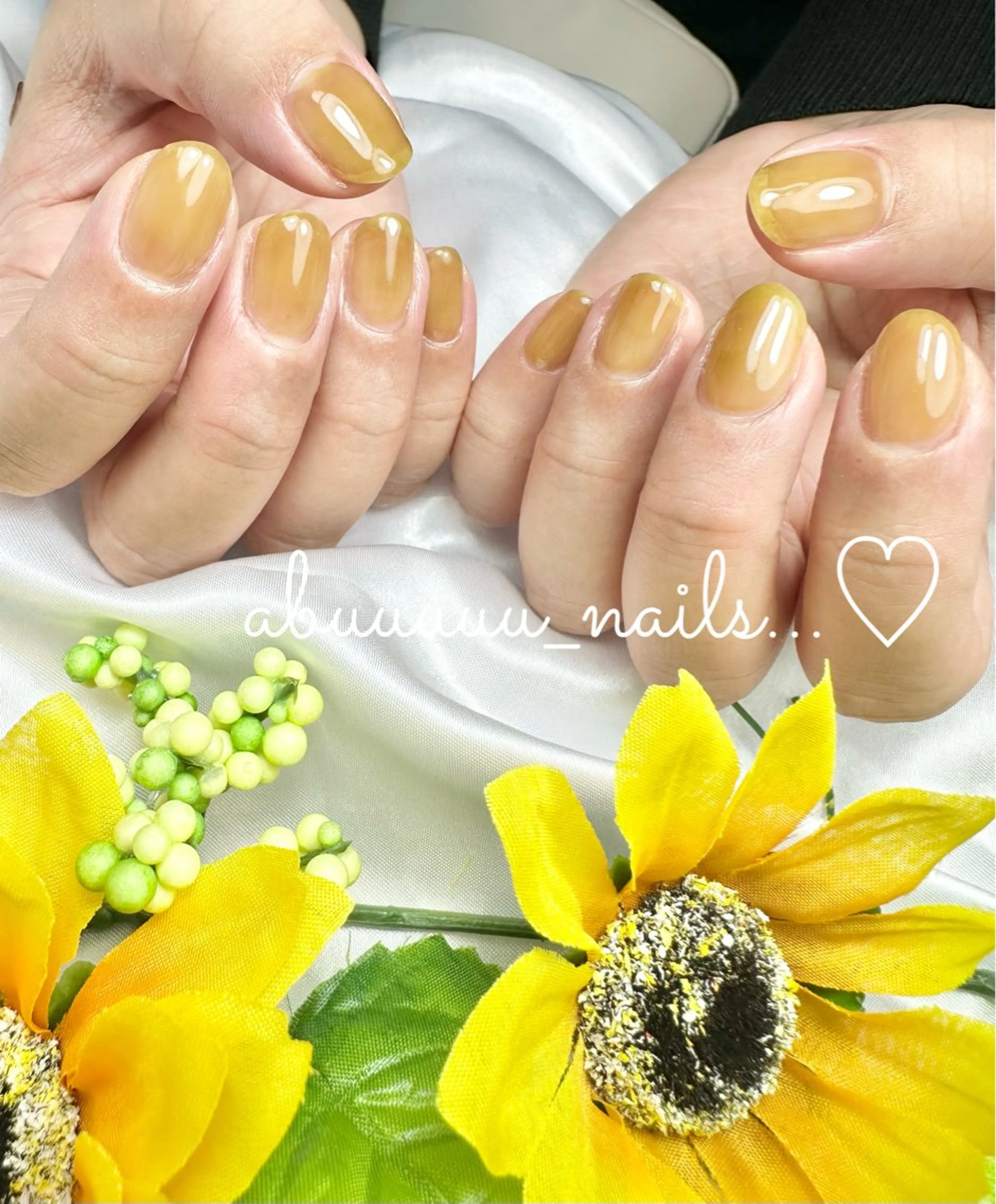 ネイル ワンカラーネイル 黄色 ハンドネイル abuuuuu nailsのネイルデザイン