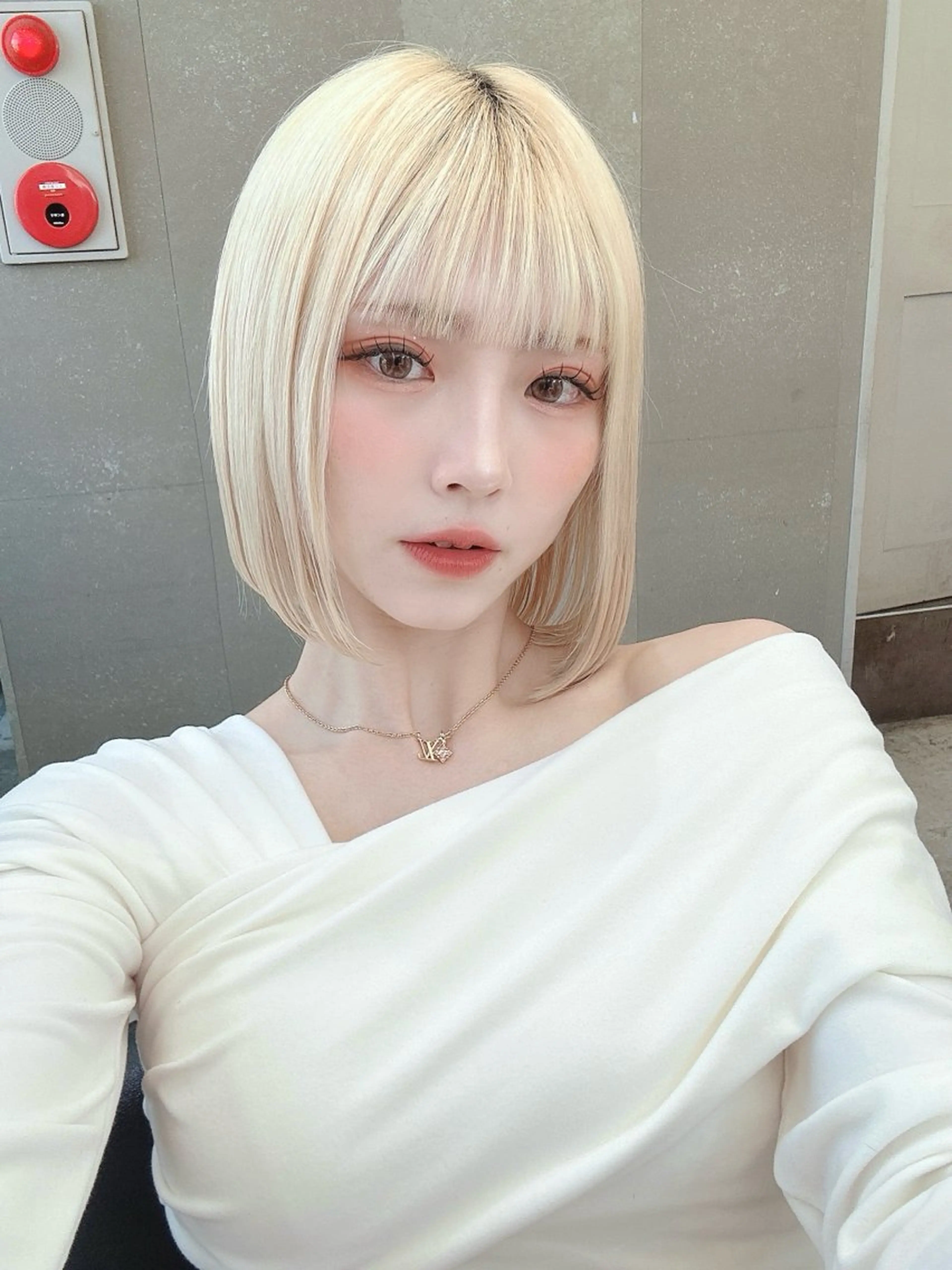 ショート カラー 切りっぱなしボブ ボブ くびれヘア 髪質改善 韓国風ヘア カット ヘアカラー トリートメント ボブ/韓国ヘア/縮毛 /髪質改善💠翔平のヘアスタイル