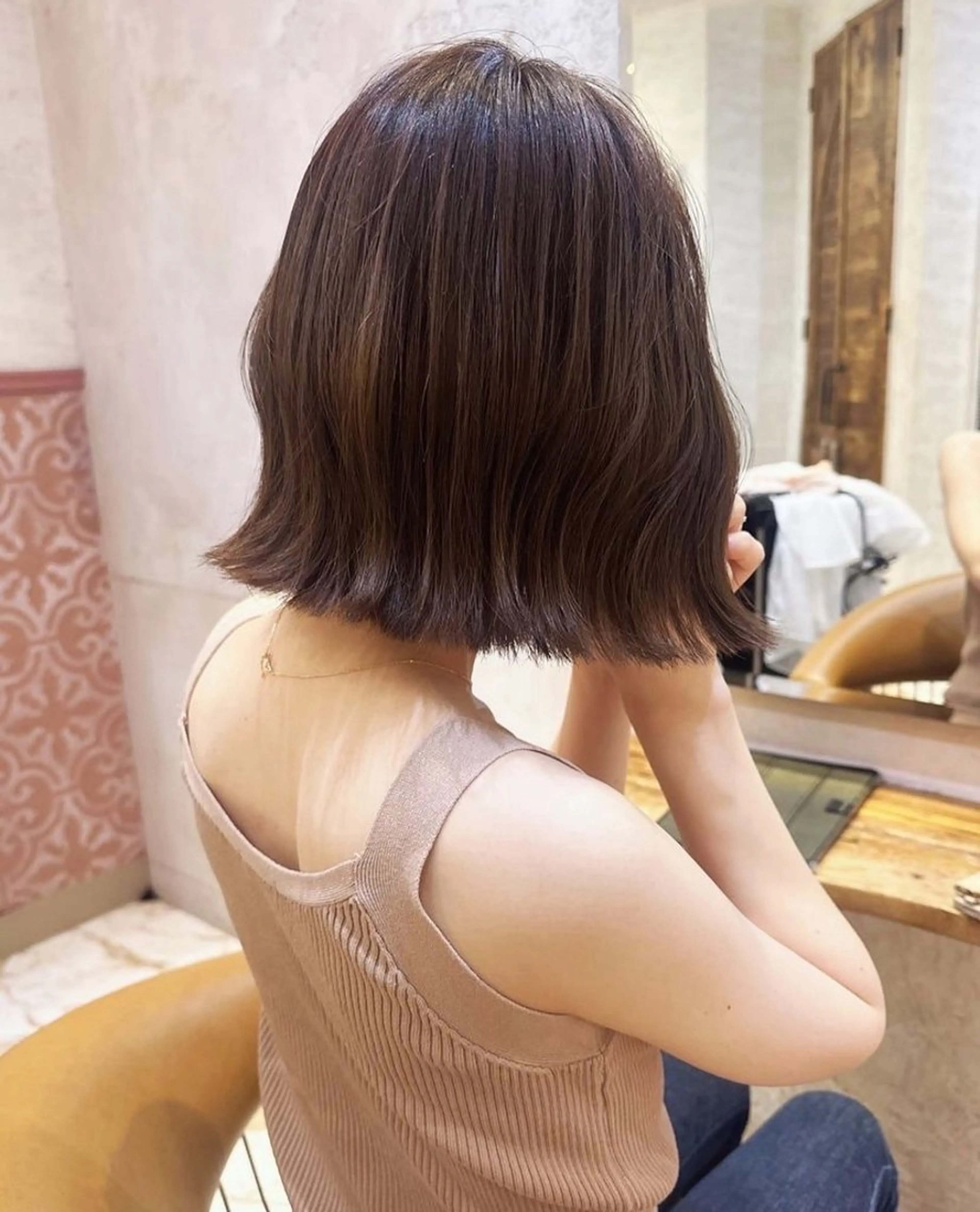 ショート ボブ nene 艶カラーのヘアスタイル