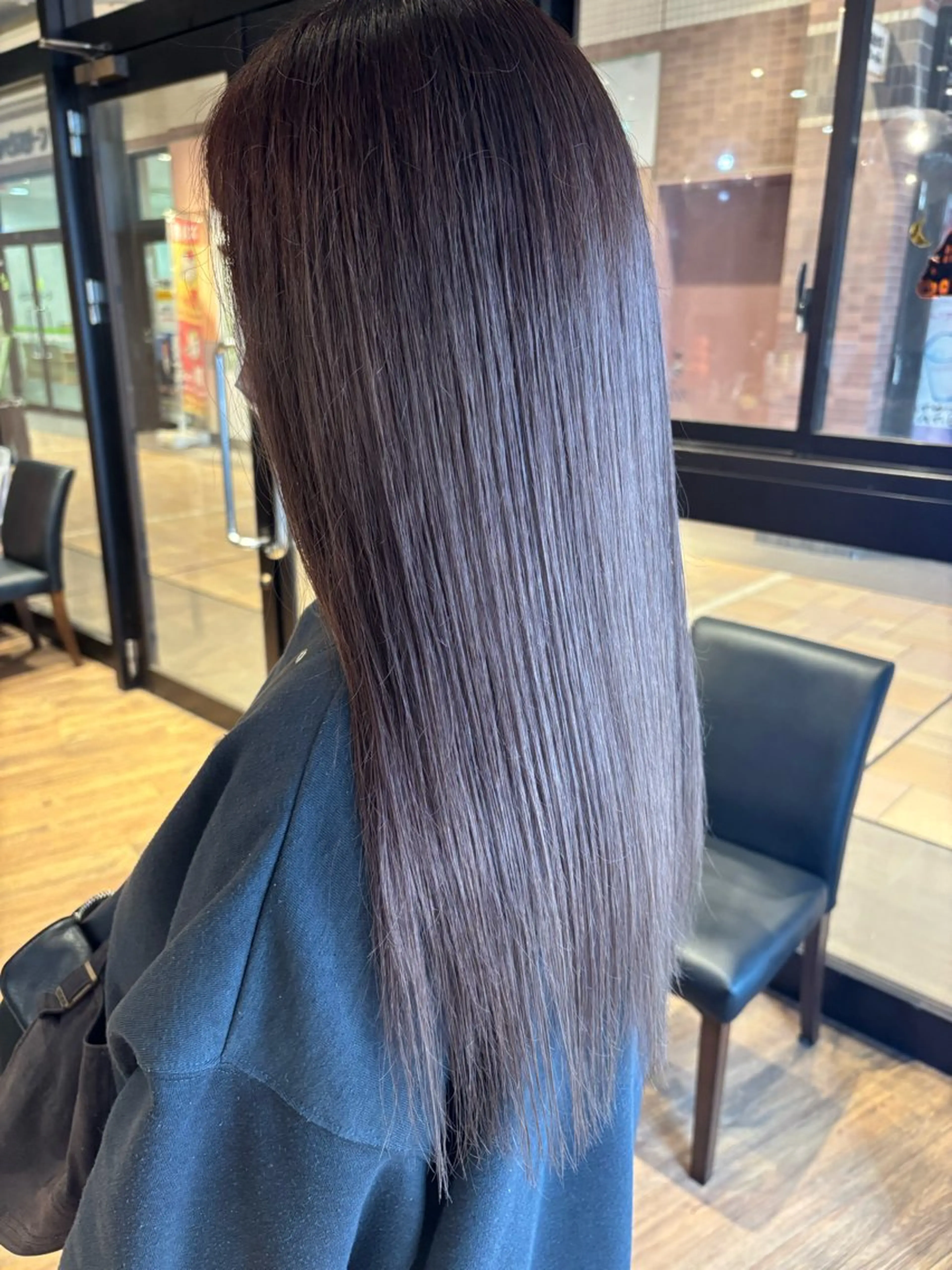 ロング カラー ベージュカラー ブリーチ ヘアカラー トリートメント 🎀ワンレンボブ🎀 ワンカラー　あゆみのヘアスタイル