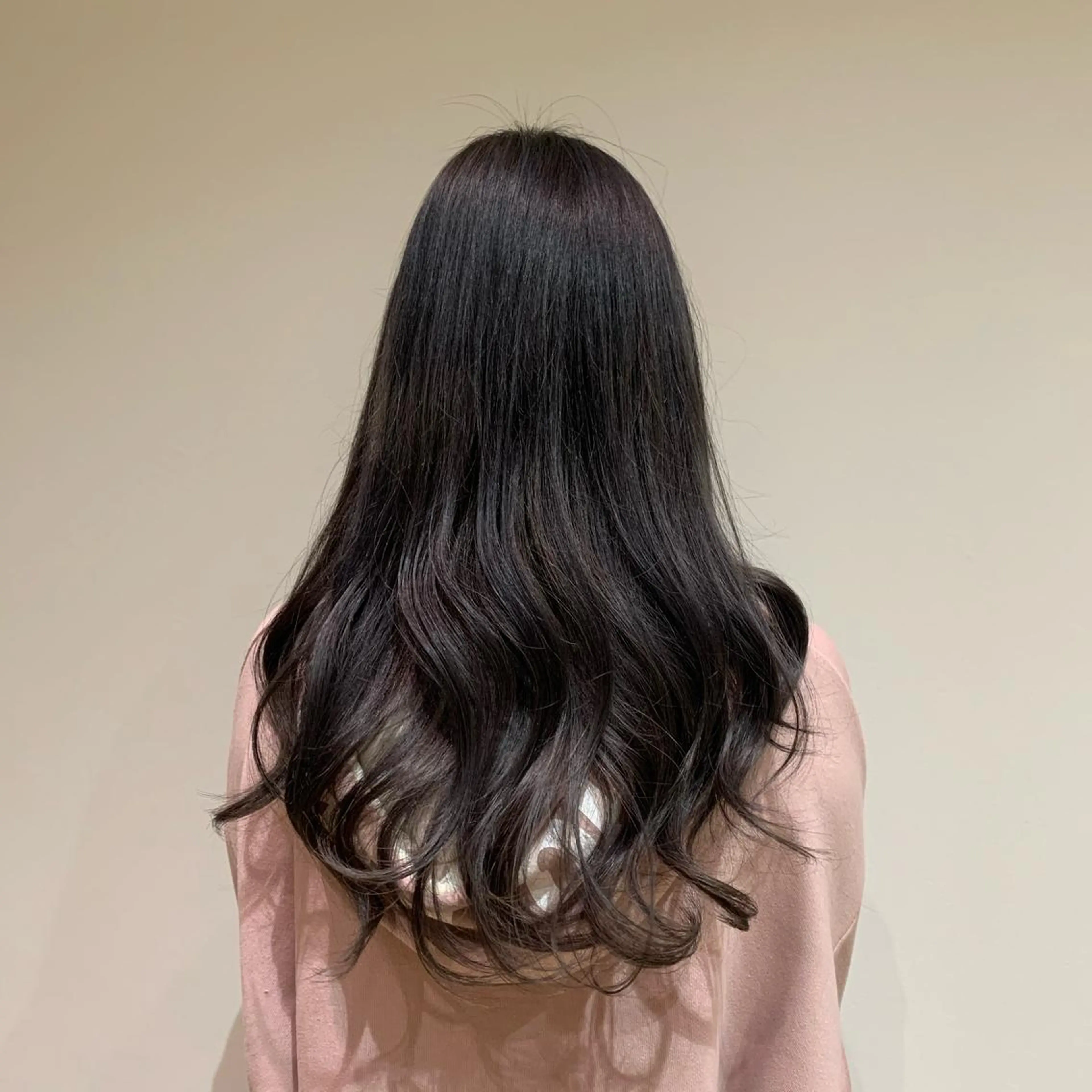 カラー アッシュ アッシュグレー 瀧尾 祐季のヘアスタイル