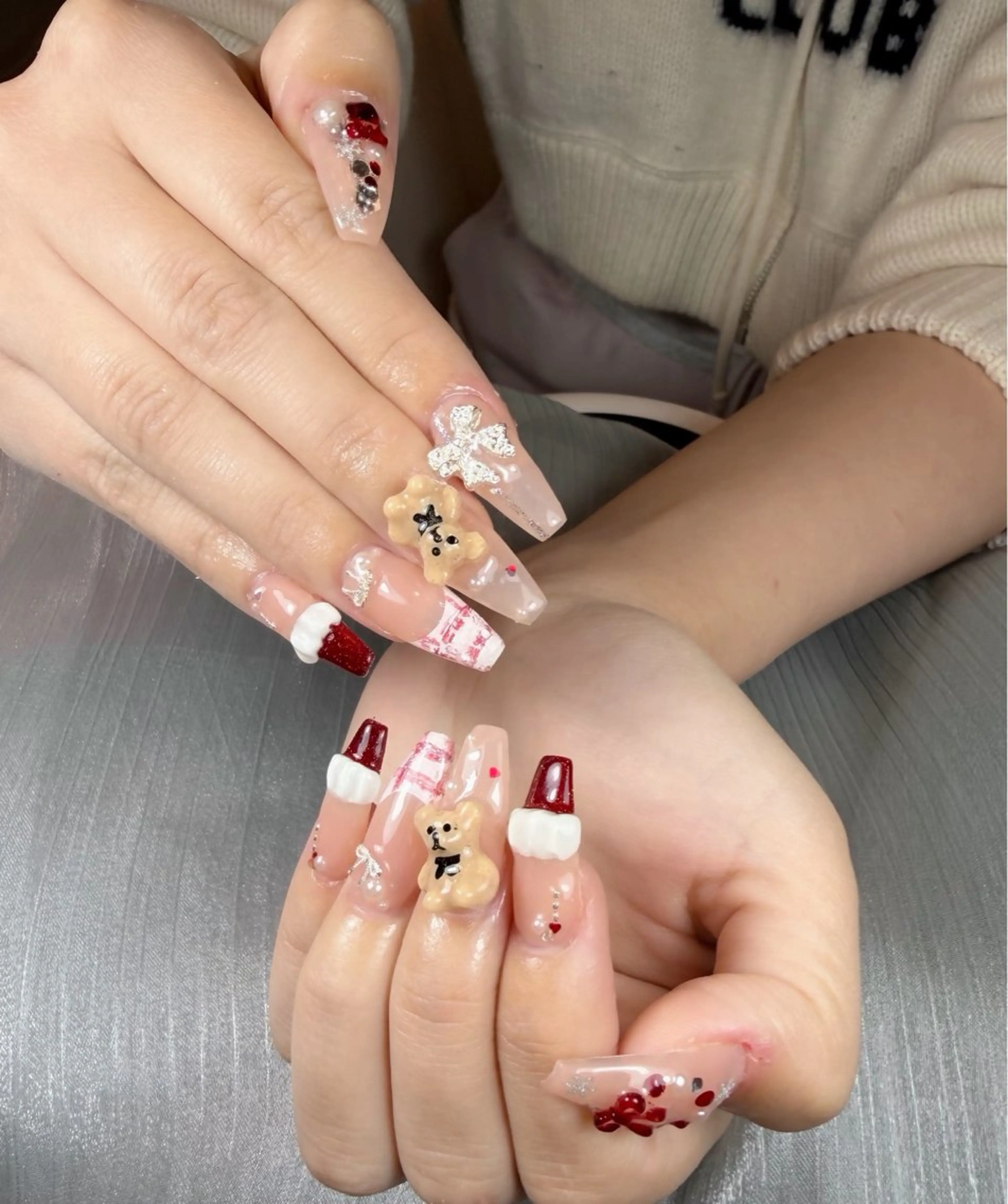 ネイル チークネイル フレンチネイル グラデーション キラキラネイル 韓国ネイル ハンドネイル HIKARI HANA NAIL所属・HIKARIHANA NAILのネイルデザイン