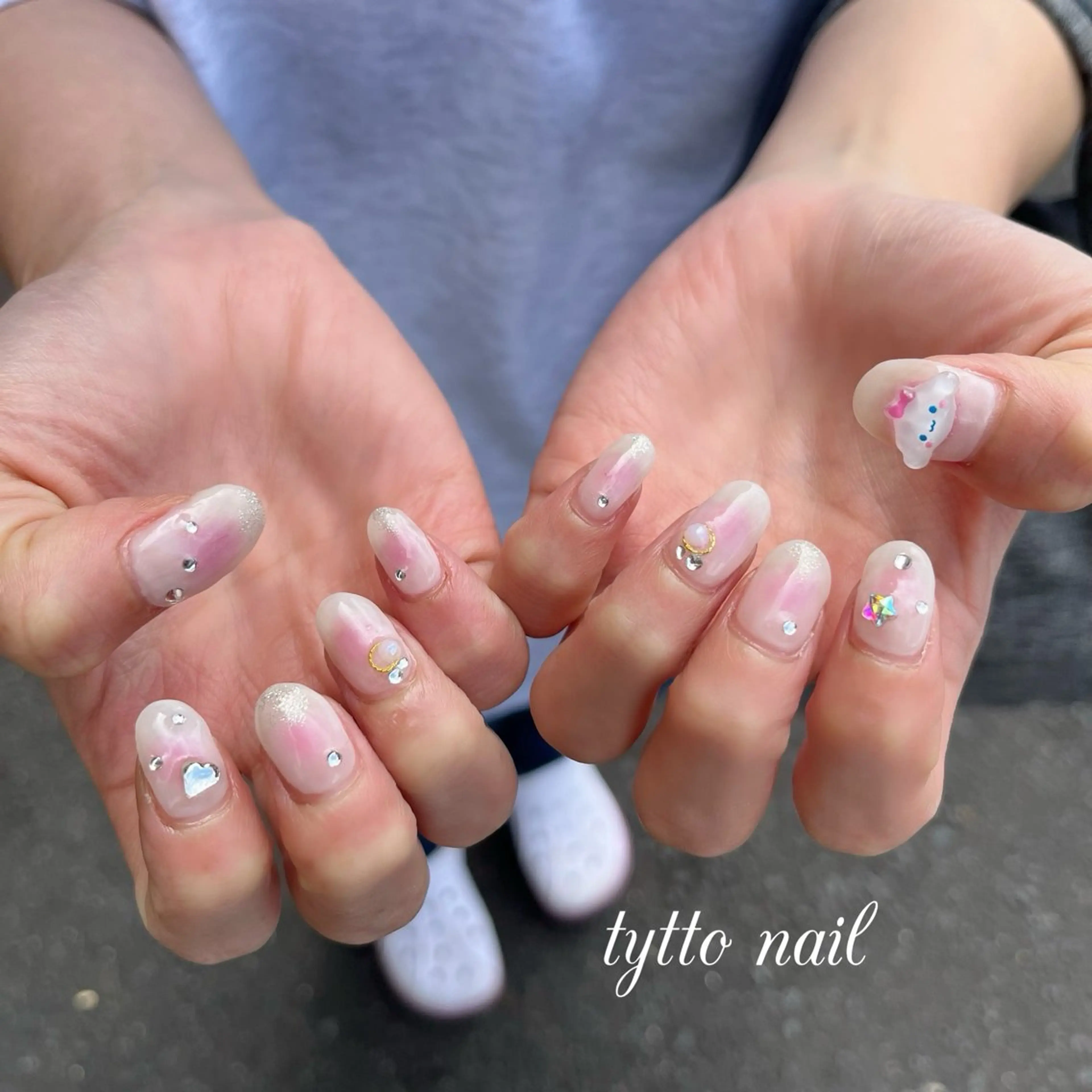 ネイル チークネイル グラデーション ハート キラキラネイル 韓国ネイル tytto nail ❤︎‪‪eri‪‪のネイルデザイン