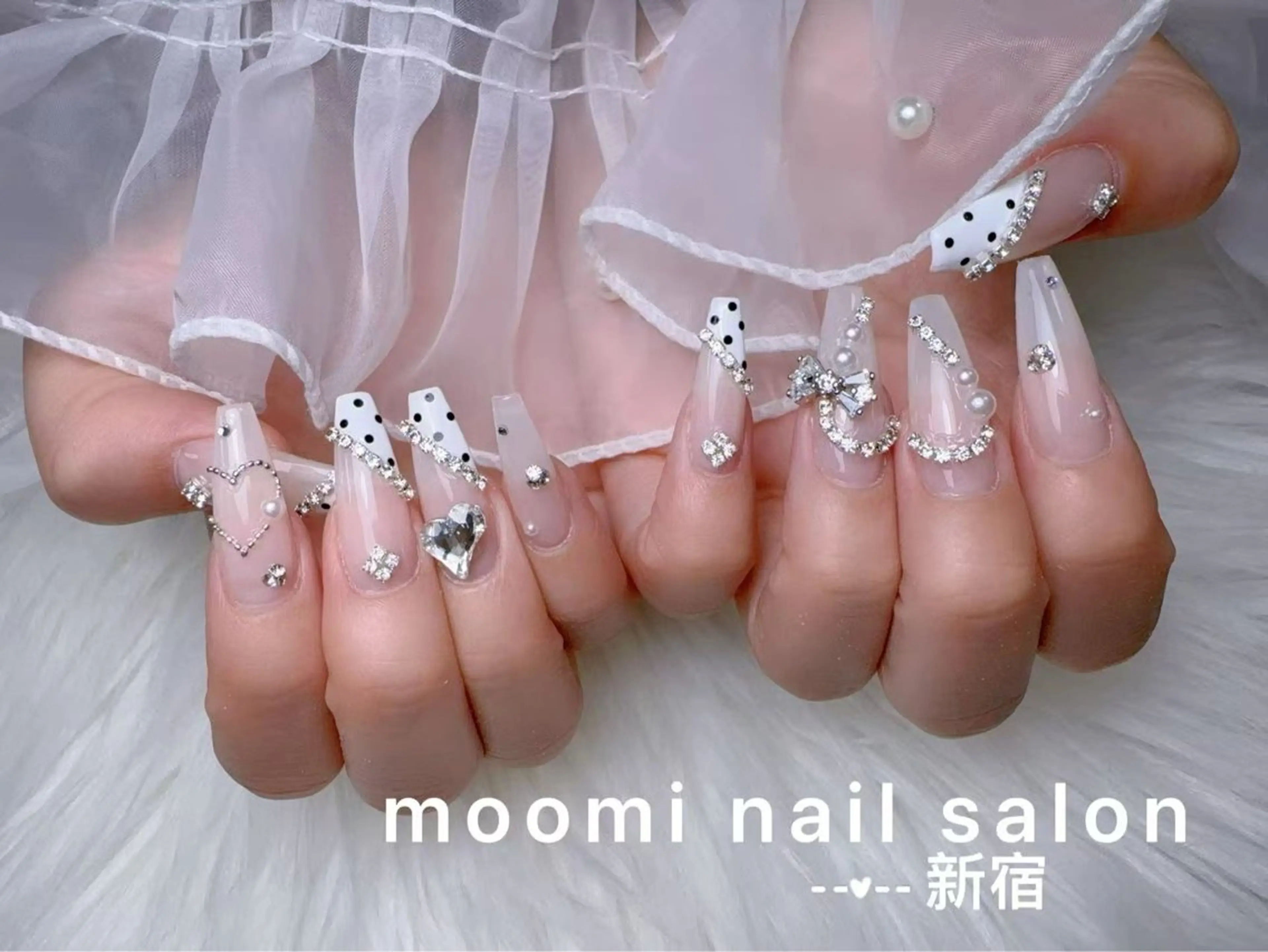 ロング ハンドネイル Moomi あずりのネイルデザイン