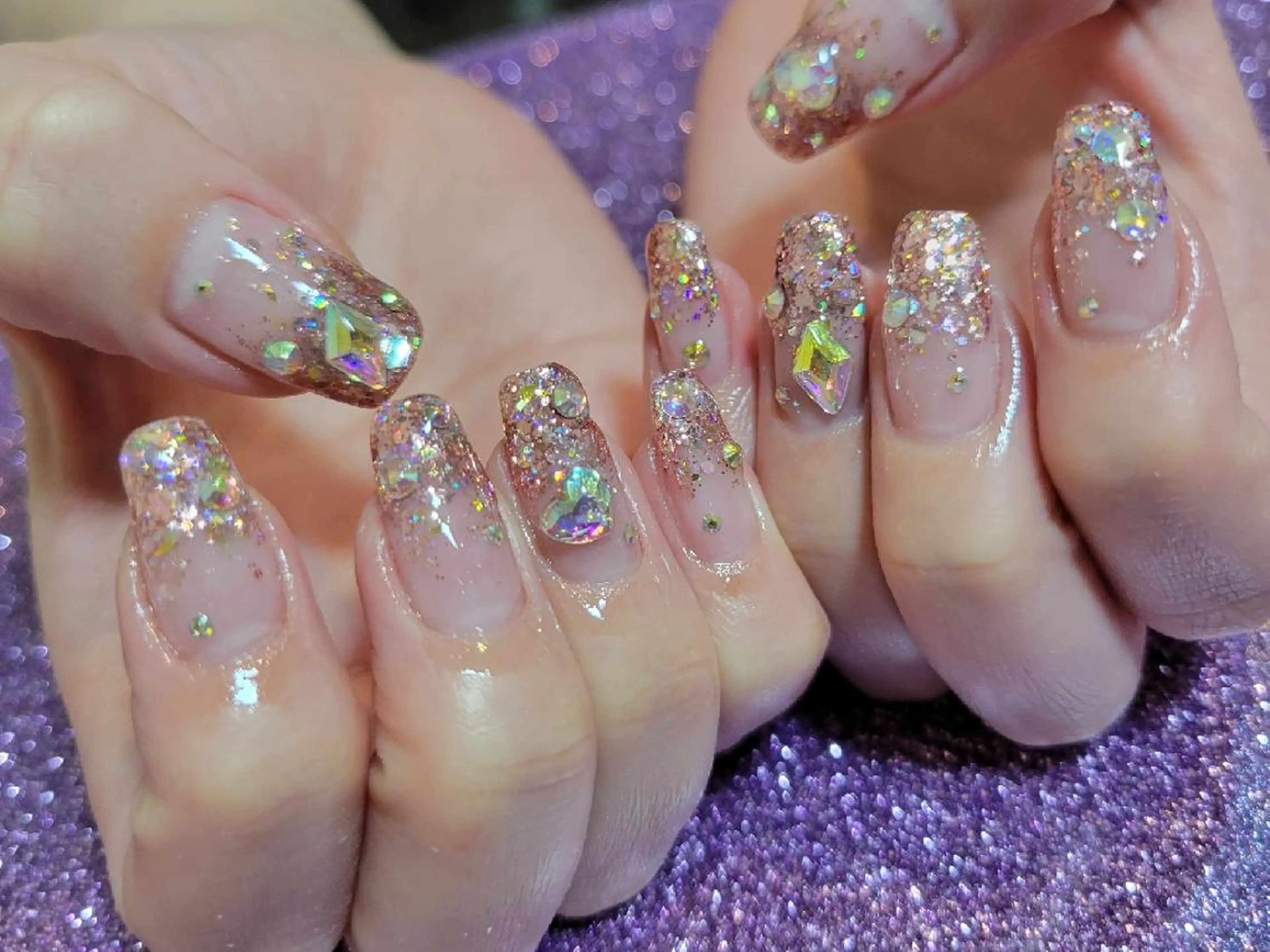 ネイル キラキラネイル 💜bora .のネイルデザイン