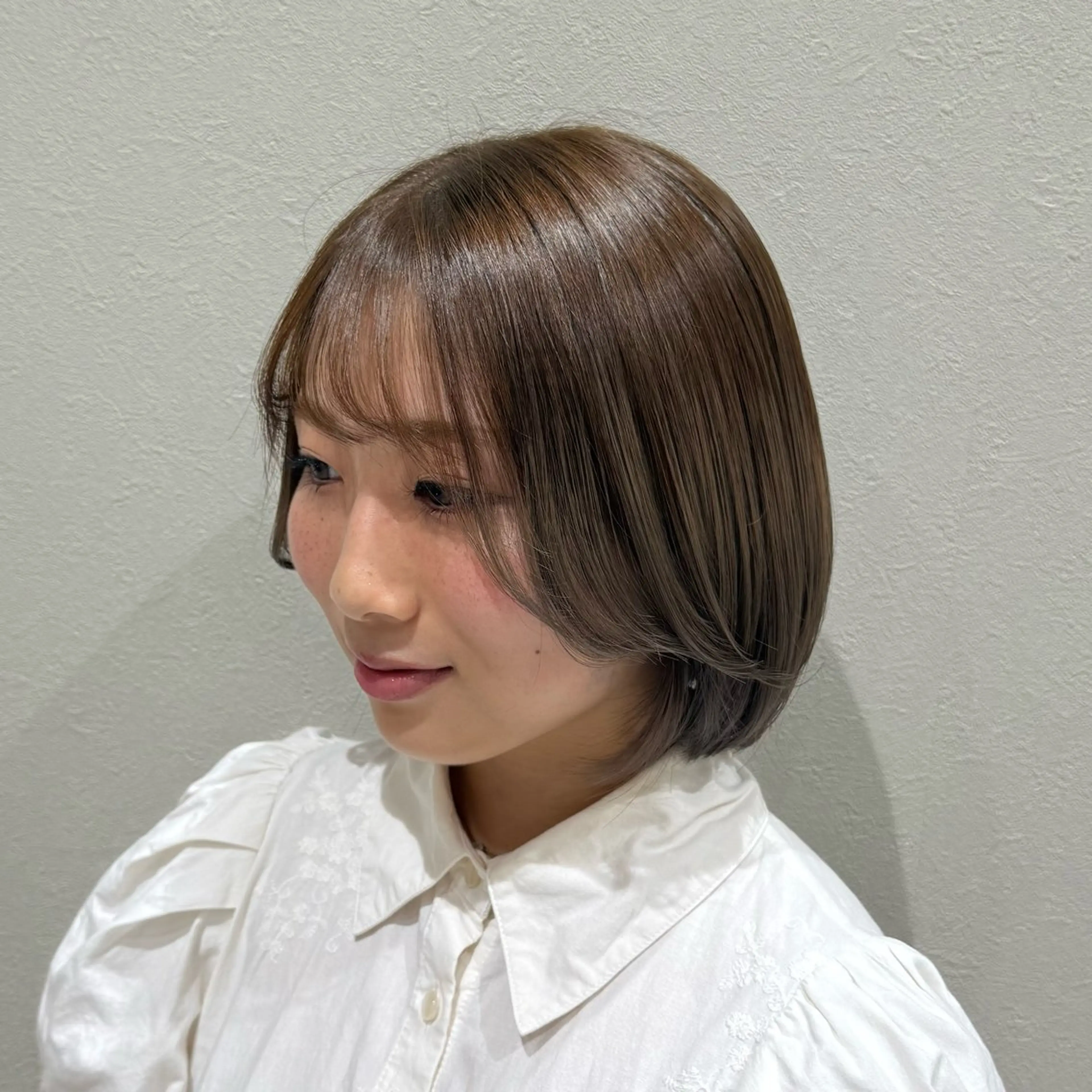ショート カラー ヘアカラー 韓国レイヤー｜ 透明感カラー｜ココナのヘアスタイル