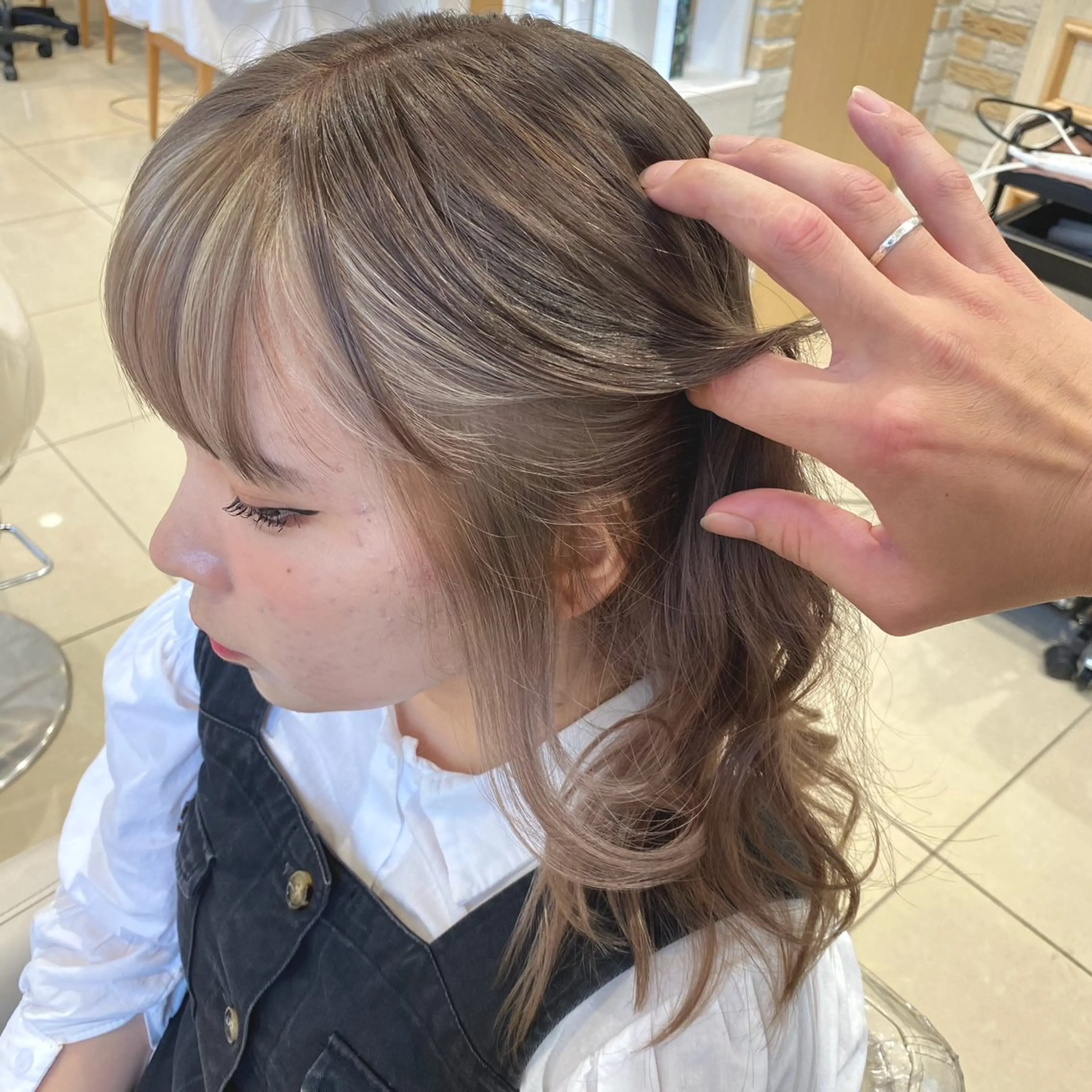 ロング カラー ベージュカラー ブラウンカラー インナーカラー ホワイトベージュ カット ヘアカラー トリートメント 牛木 史裕🐄【店長】のヘアスタイル