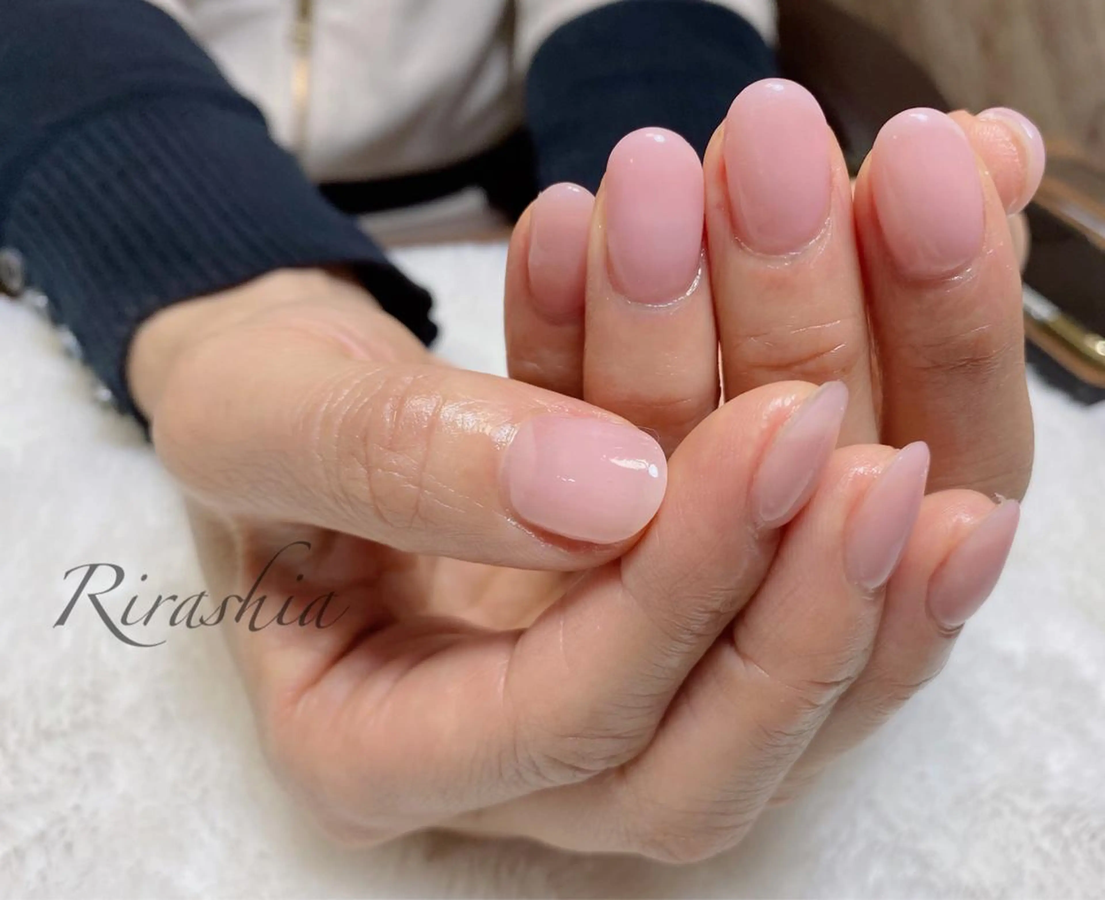 ネイル キラキラネイル ラメ(グリッター) 持ち込み ハンドネイル ハンドケア うる艶♡透明感ネイル Rirashiaのネイルデザイン