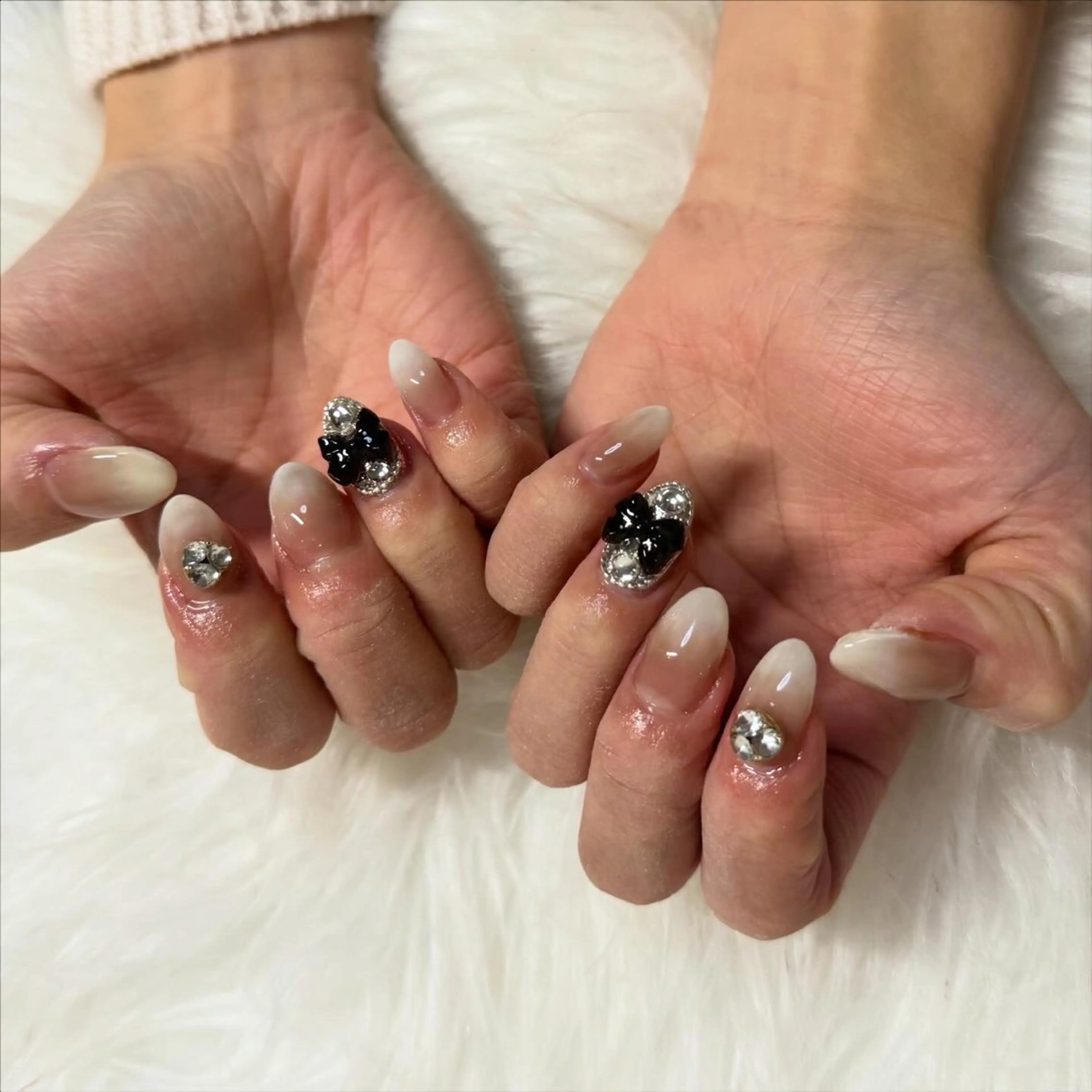 ミディアム ハンドネイル mao .のネイルデザイン