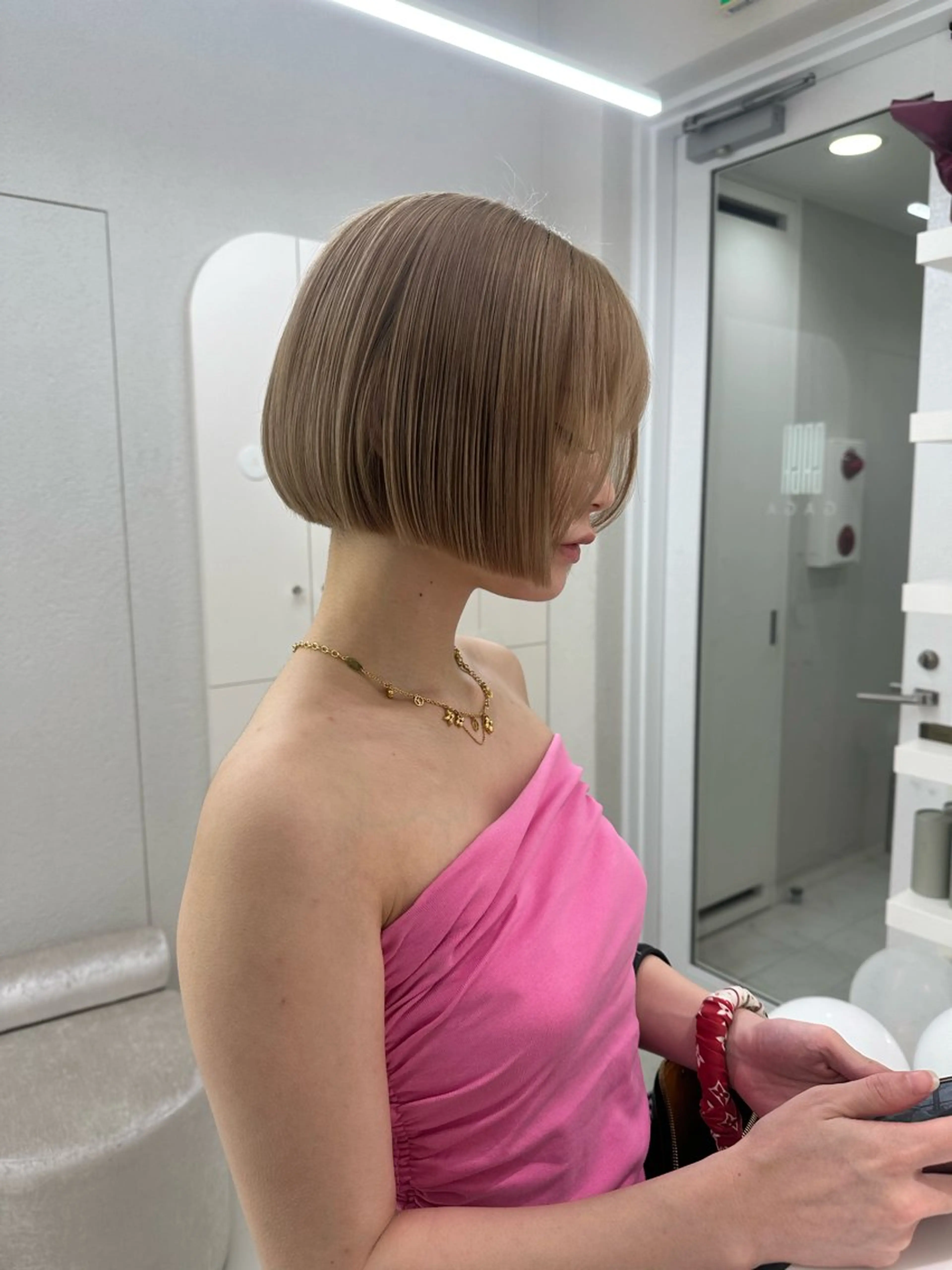ミディアム ヘアカラー トリートメント ハイトーンボブ Mizuki.のヘアスタイル