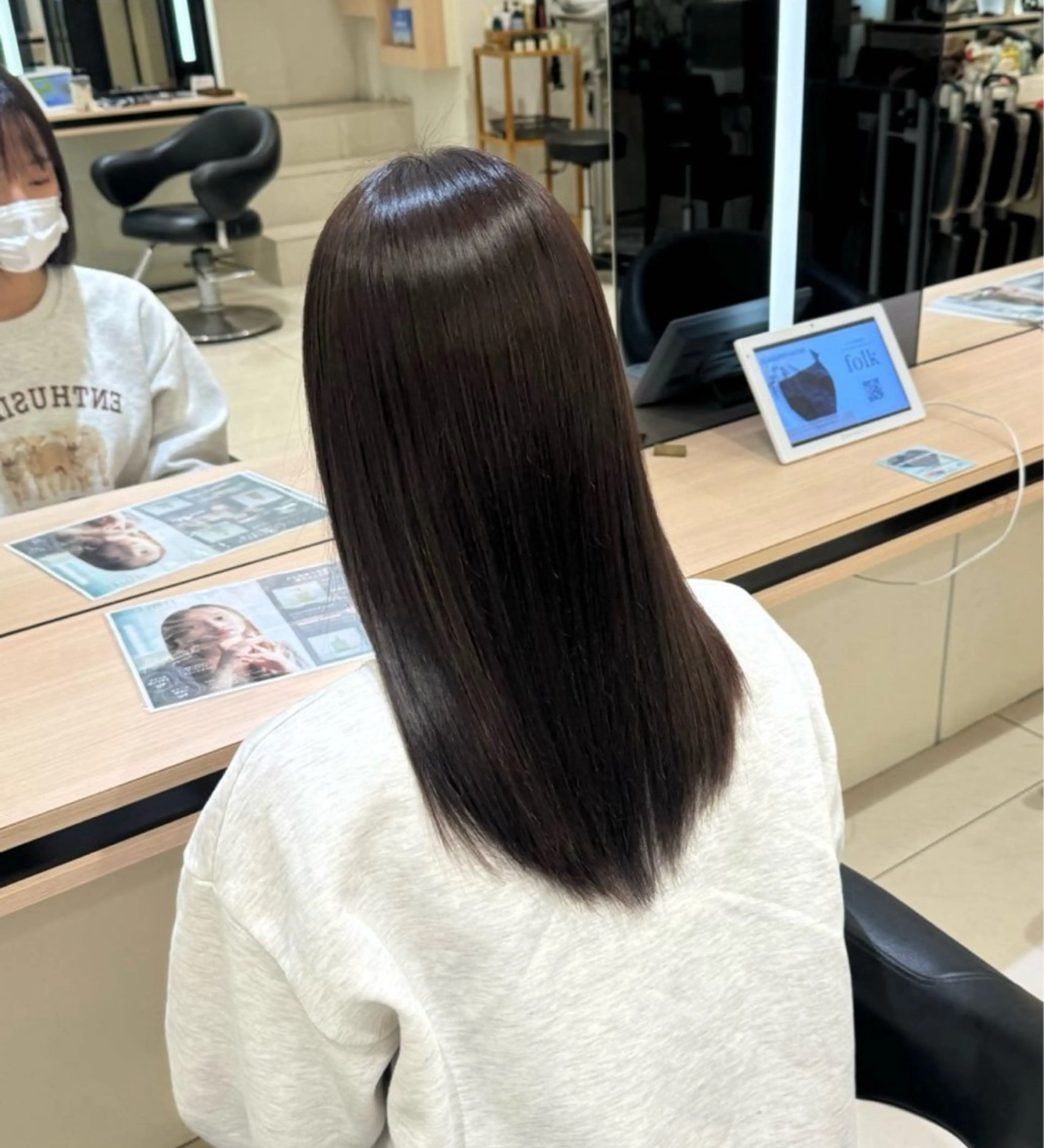 ロング カラー ヘアカラー トリートメント ひなの🫧ベージュ系 艶カラーのヘアスタイル