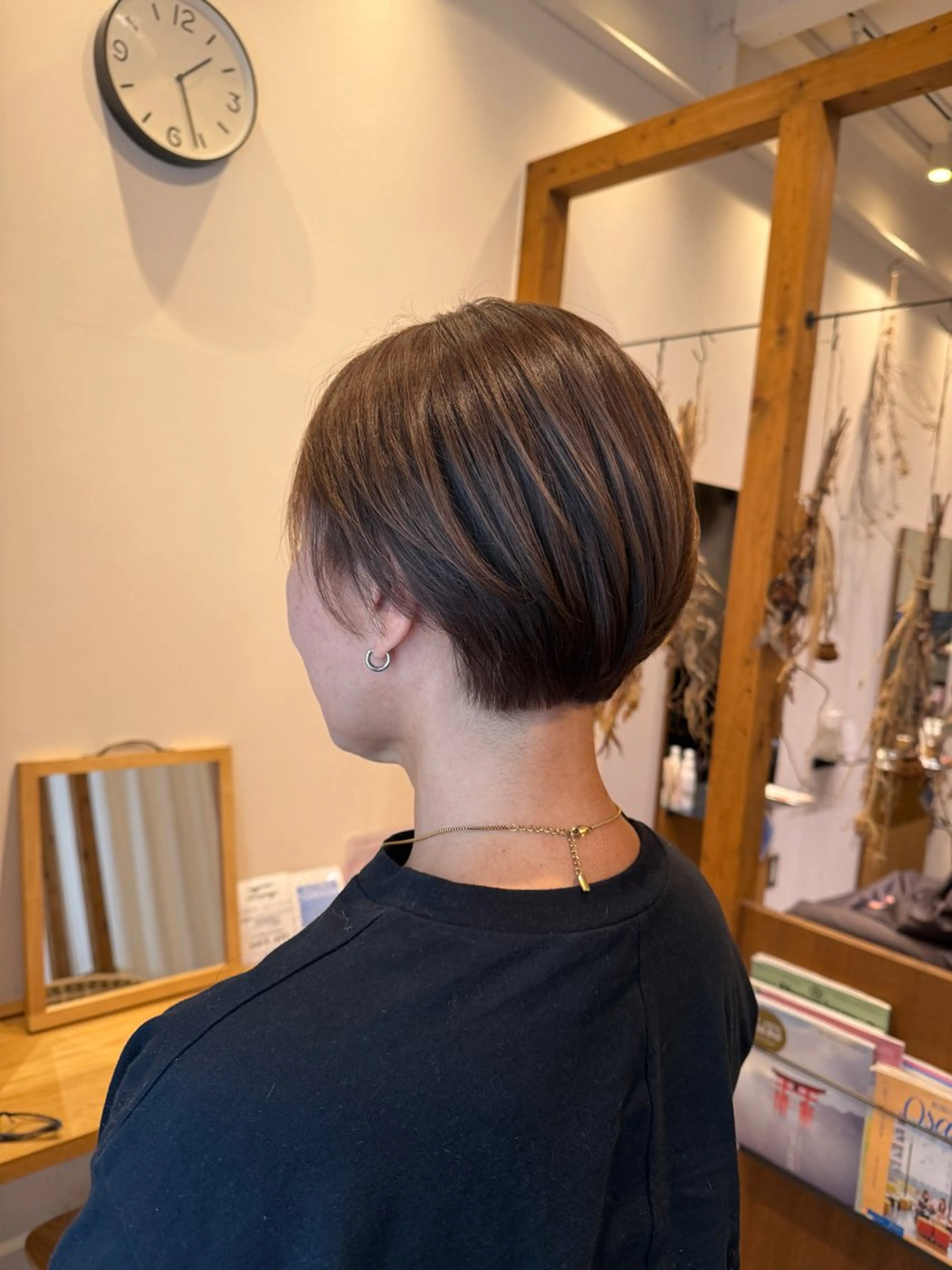 ショート カラー カット ヘアカラー 🤍江坂 ハヤシアヤナ🤍のヘアスタイル